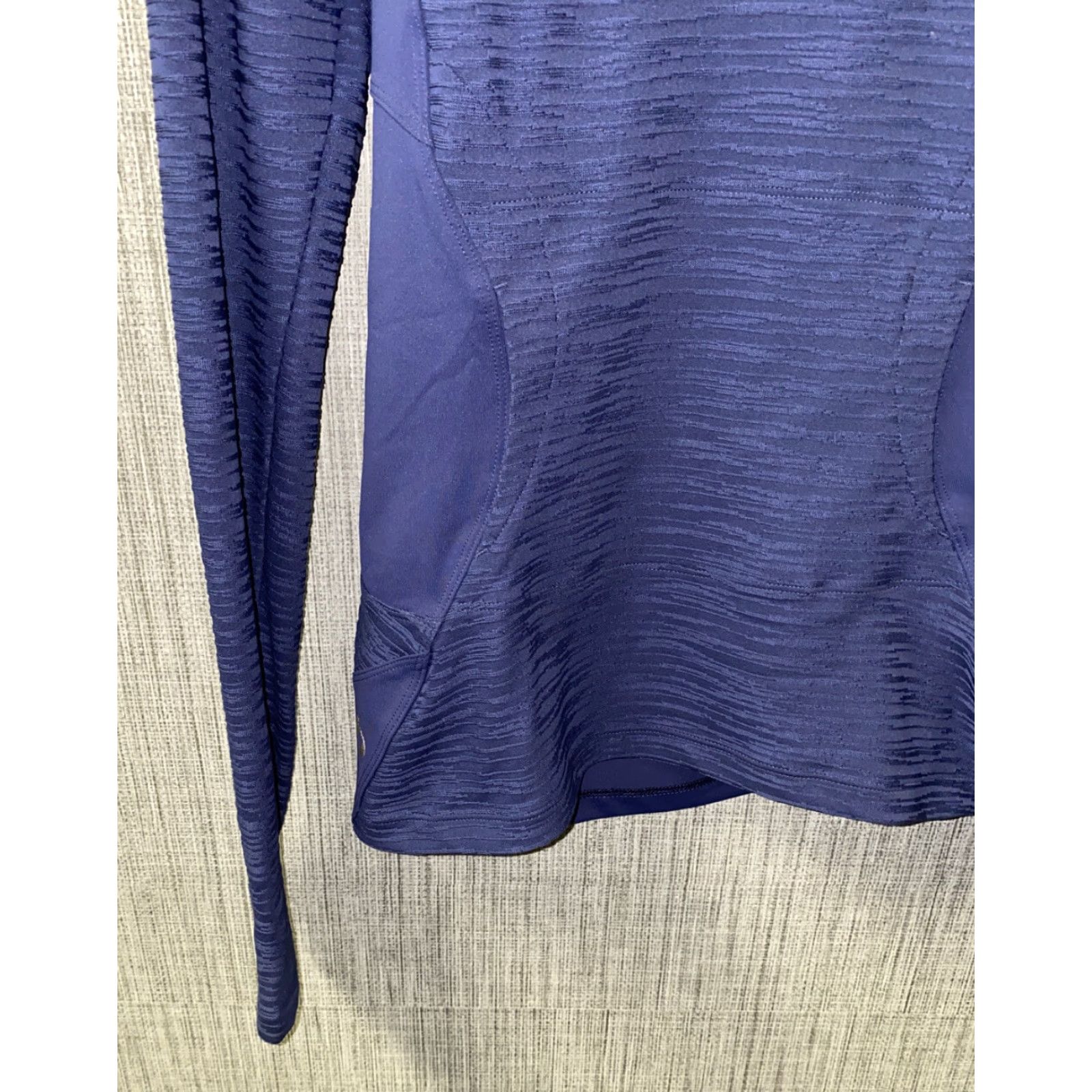PEARL iZUMi Pearl Izumi Womens Purple Athletic Running Hoodie Jacket M Womens Purple Athletic Running Hoodie Jacket Track Jacket Polyester Activewear Size M / US 6-8 / IT 42-44 - 3 Thumbnail