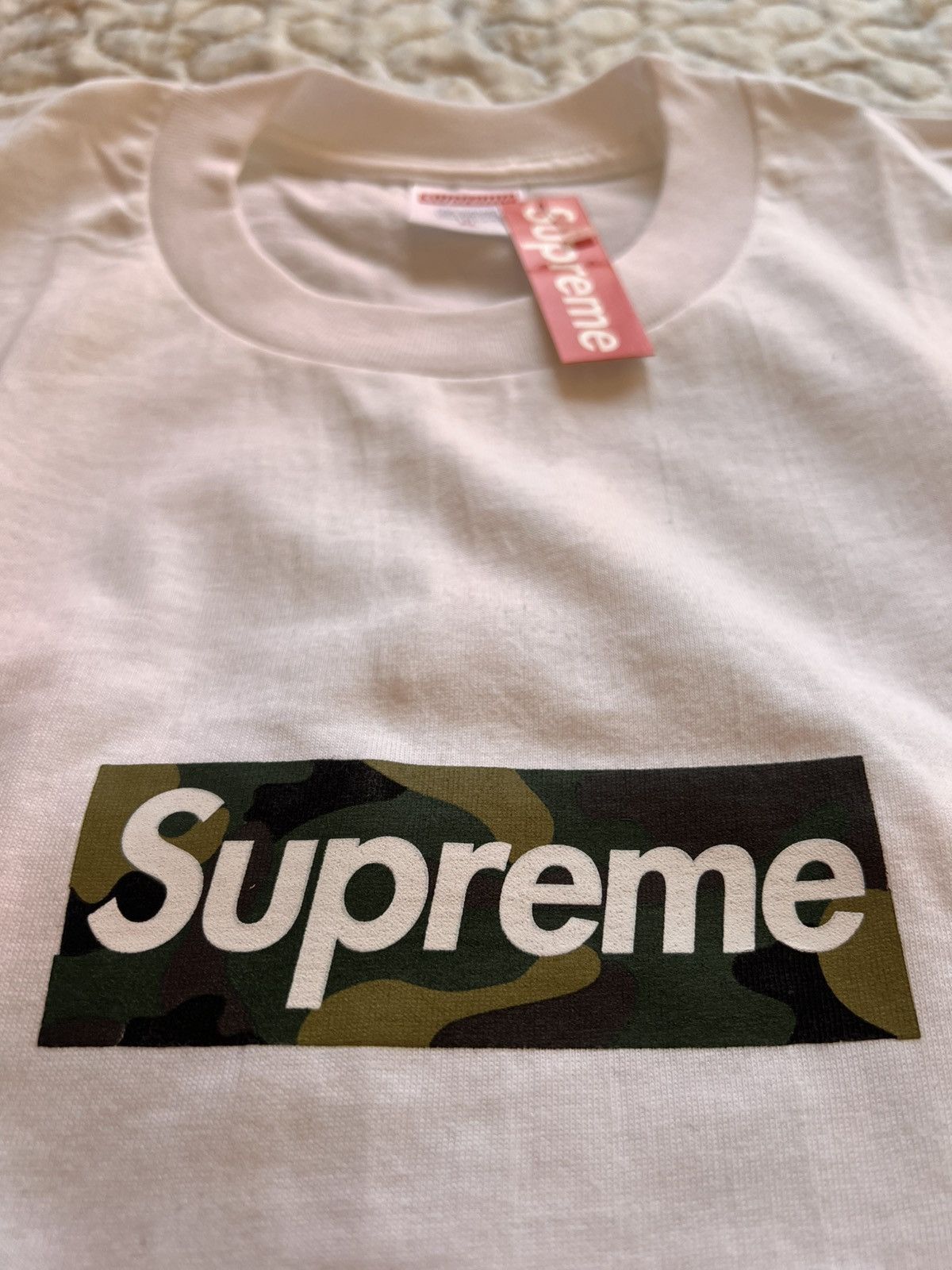 Supreme XL Supreme box logo tee camo T-shirt fw23 white short Size US XL / EU 56 / 4 - 6 Thumbnail