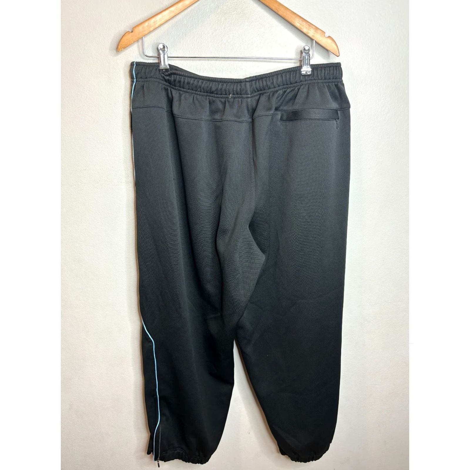 Nike Nike Track Pants Nike Dri-FIT 2XL Black 100% Polyester Mens Pants Athletic Pockets Lightweight Adjustable Waist Gym Running 877 Size US 39 - 4 Thumbnail