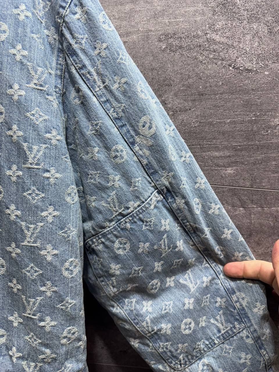 Louis Vuitton Louis Vuitton x Supreme Jacquard Denim N-3B Parka Size US L / EU 52-54 / 3 - 18 Thumbnail