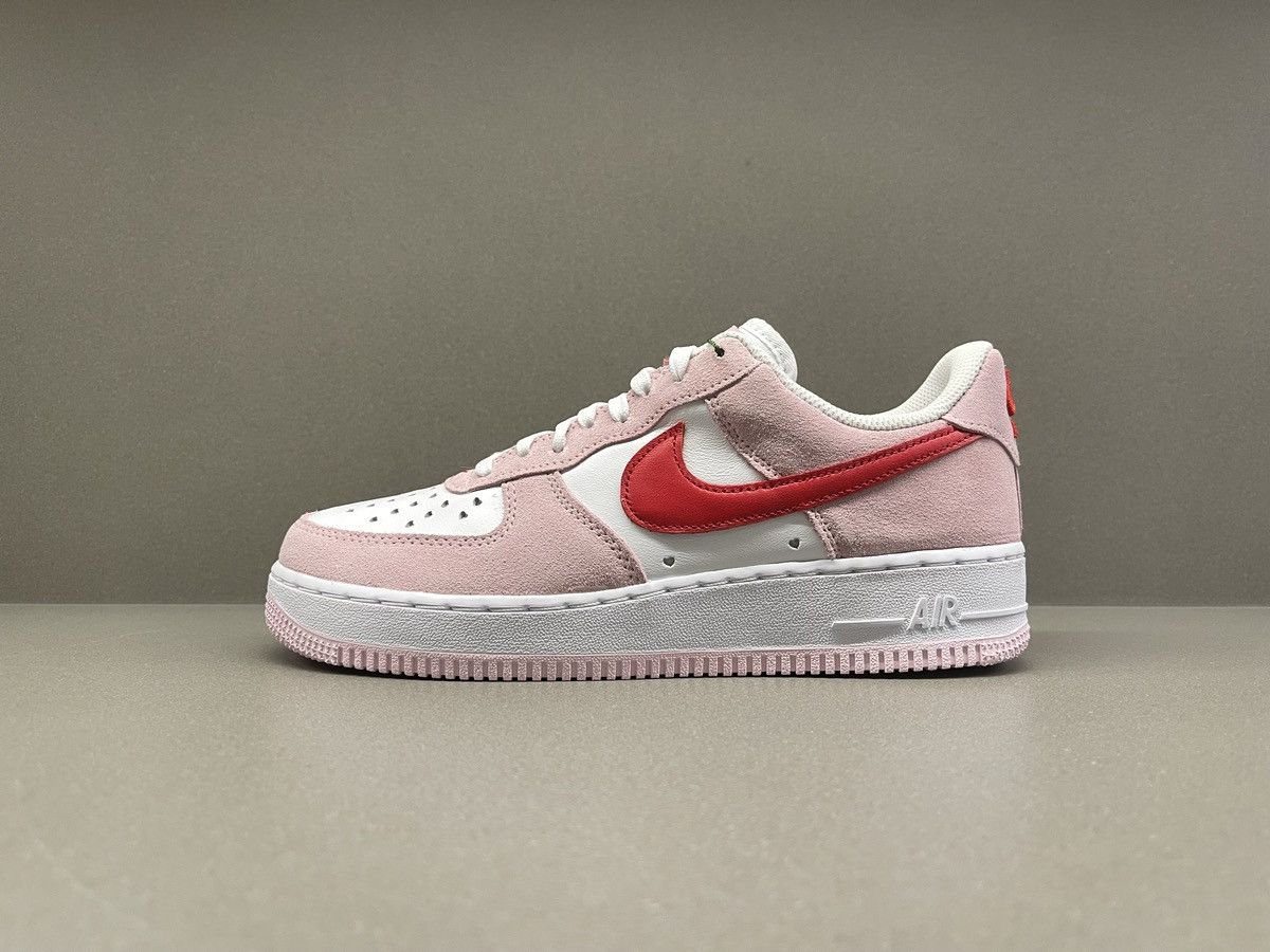 Nike Nike Air Force 1 Low ‘07 QS Valentine’s Day Love Letter Size US 8.5 / EU 41-42 - 6 Thumbnail