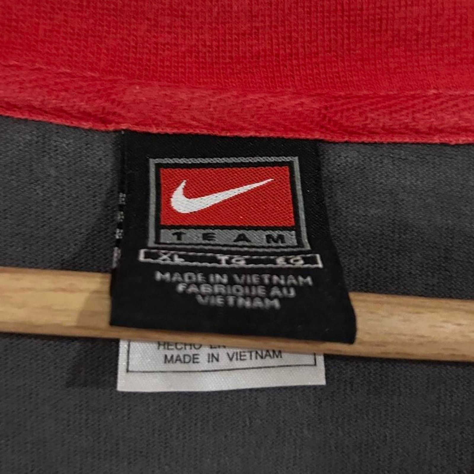 Nike Vintage Nike Ohio State Buckeyes Long Sleeve Shirt Size US XL / EU 56 / 4 - 4 Thumbnail