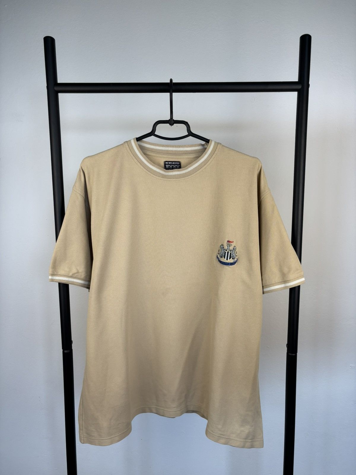Vintage New Castle small logo vintage t shirt size XL Size US XL / EU 56 / 4 - 1 Thumbnail
