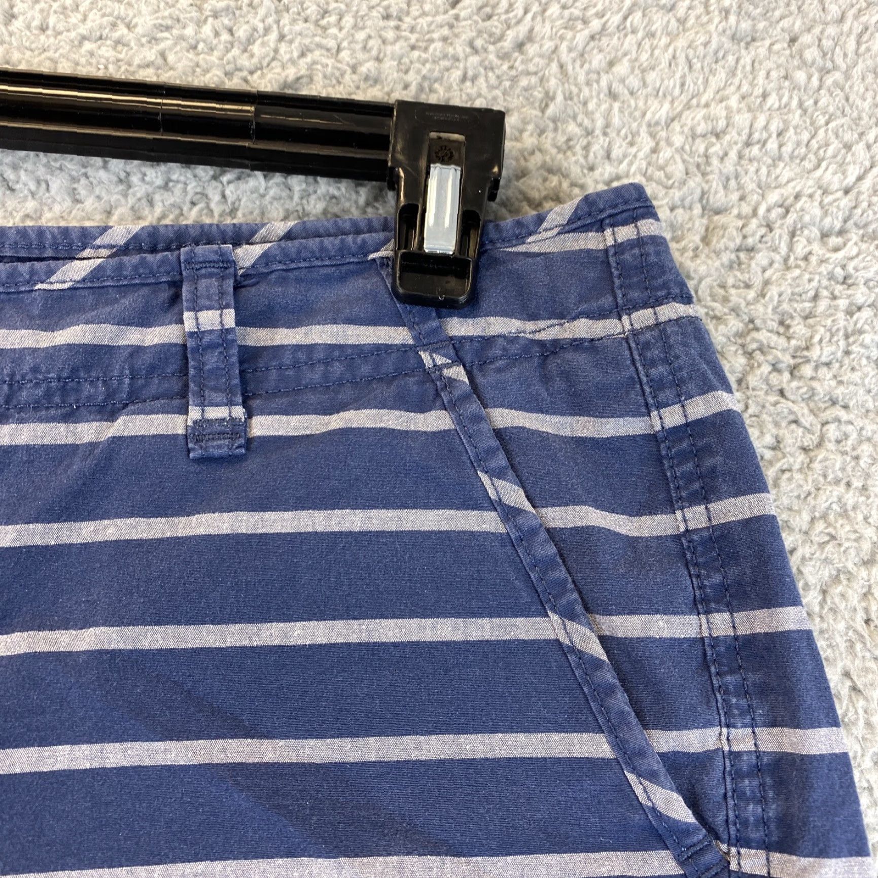 Eddie Bauer Eddie Bauer Ripstop Shorts Womens Size 8 Blue Stripes/ 53-43 Gray Chino Regular Size 8 Womens Blue Stripes Eddie Bauer Ripstop Shorts 53-43 Size 30" / US 8 / IT 44 - 2 Thumbnail