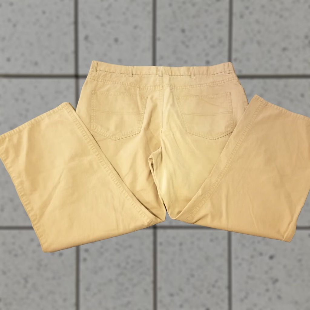Tommy Hilfiger VINTAGE Tommy Hilfiger Jeans Mens 40x30 Khaki Cotton Straight Classic Pants Beige 30 Inseam Mens Size US 40 / EU 56 - 1 Thumbnail