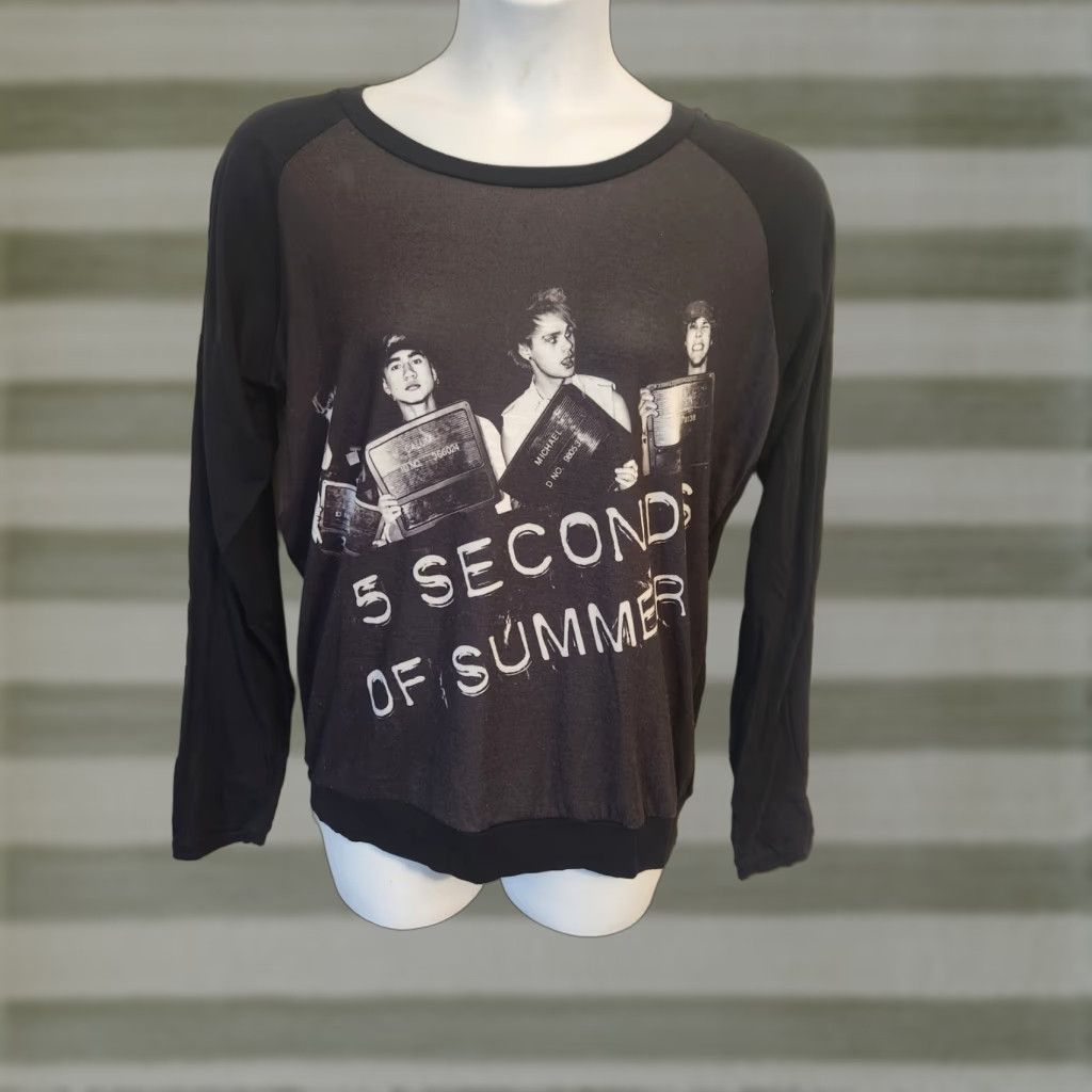 Vintage Womens 5 Seconds Of Summer Band Long Sleeve T Shirt XL Adult Women Black Crew Neck Graphic Print Casual Shirt Size XL / US 12-14 / IT 48-50 - 1 Thumbnail