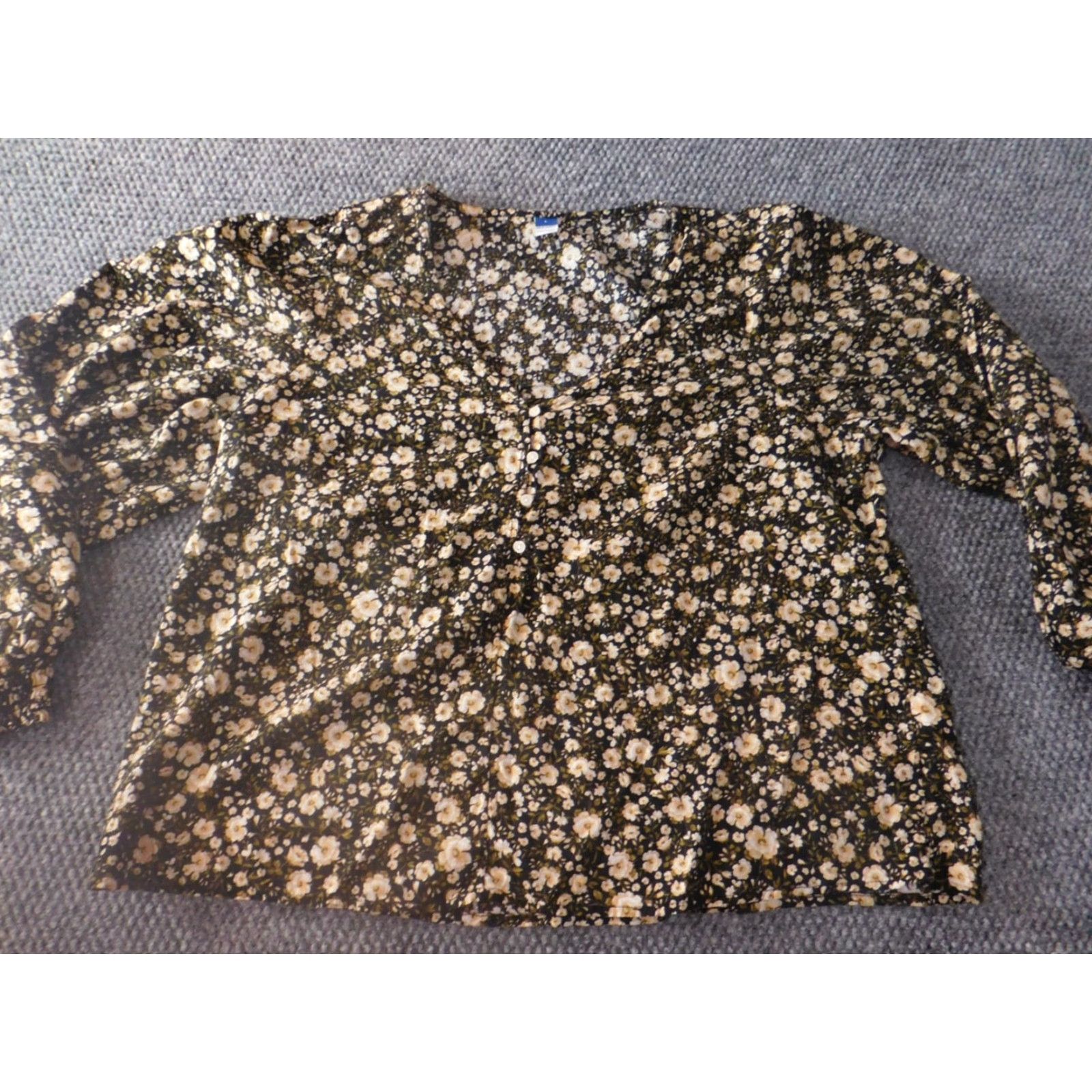 Old Navy Old Navy Womens Blouse L Black Floral Button-Up Casual Pulse? Size L / US 10 / IT 46 - 2 Thumbnail