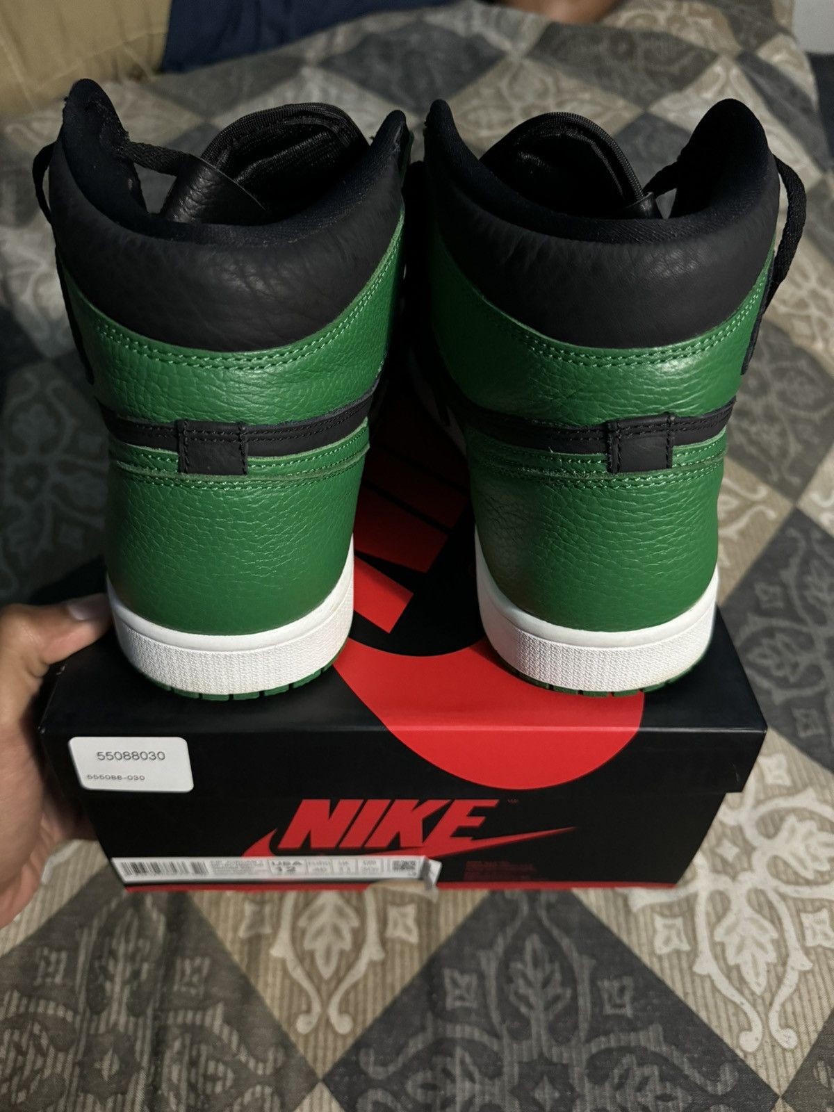 Jordan Brand Air Jordan 1 Retro High OG Pine Green Black Size US 12 / EU 45 - 4 Thumbnail