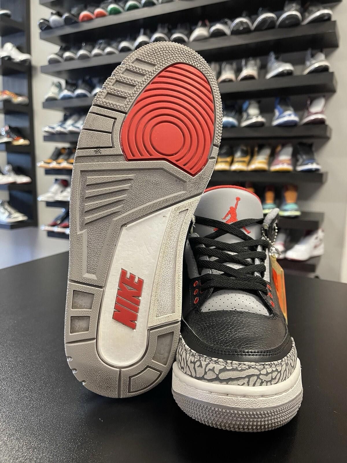 Jordan Brand Size 9.5 - Jordan 3 Retro OG Mid Black Cement Very Clean! Size US 9.5 / EU 42-43 - 11 Thumbnail