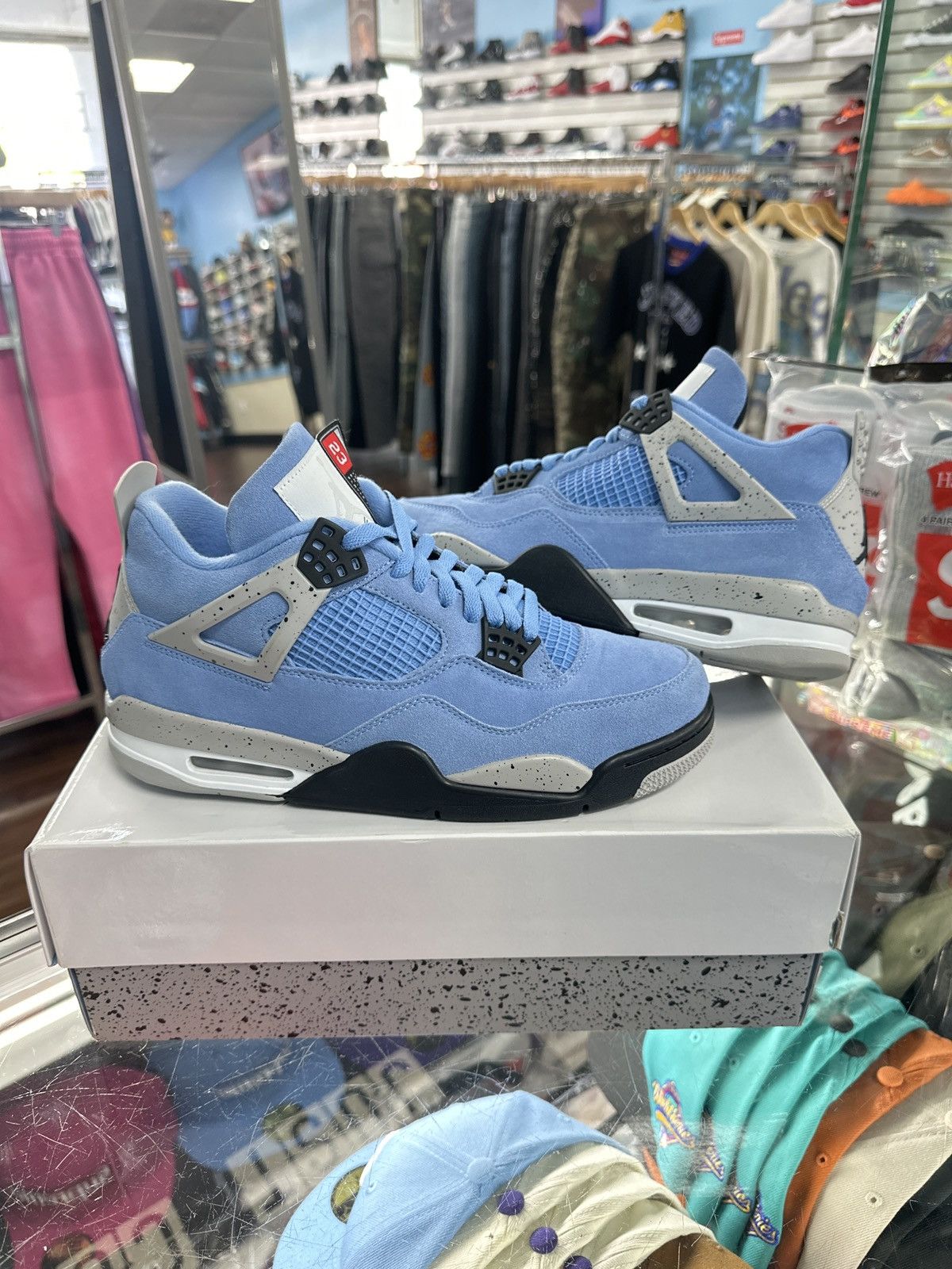 Jordan Brand Jordan 4 University Blue Size US 10 / EU 43 - 1 Thumbnail