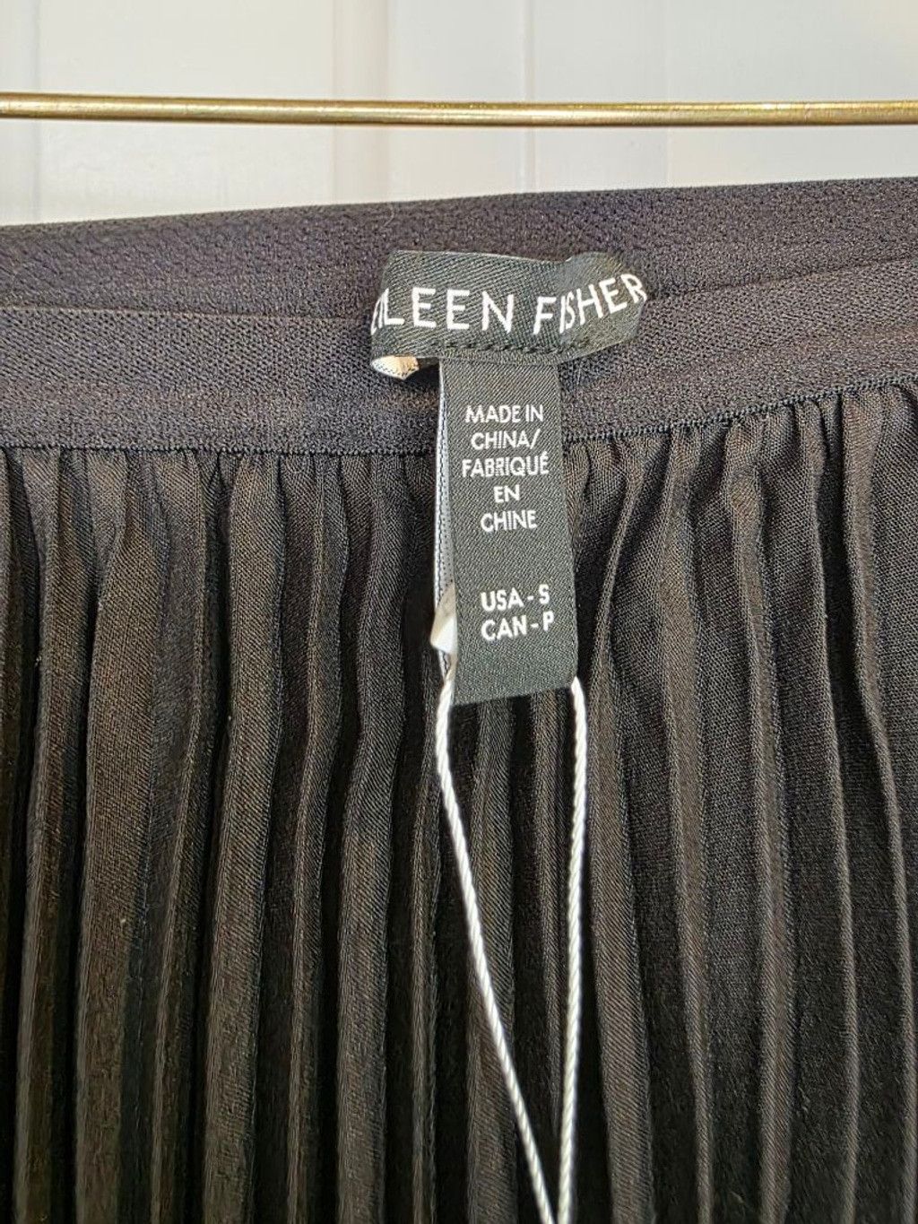 Eileen Fisher Eileen Fisher Black Pleated Wool Silk Midi Skirt NWT Quiet L Size 27" / US 4 / IT 40 - 5 Thumbnail