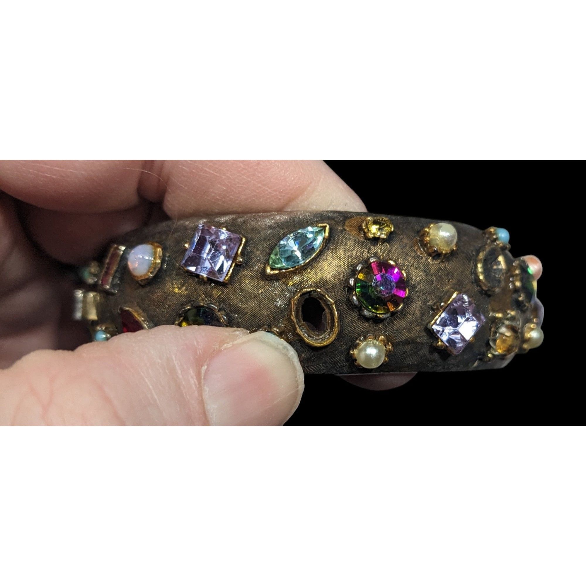 Other Vintage Brutalist Glam Multi Gemmed Gold Tone Hinge Bracelet Size ONE SIZE - 7 Thumbnail