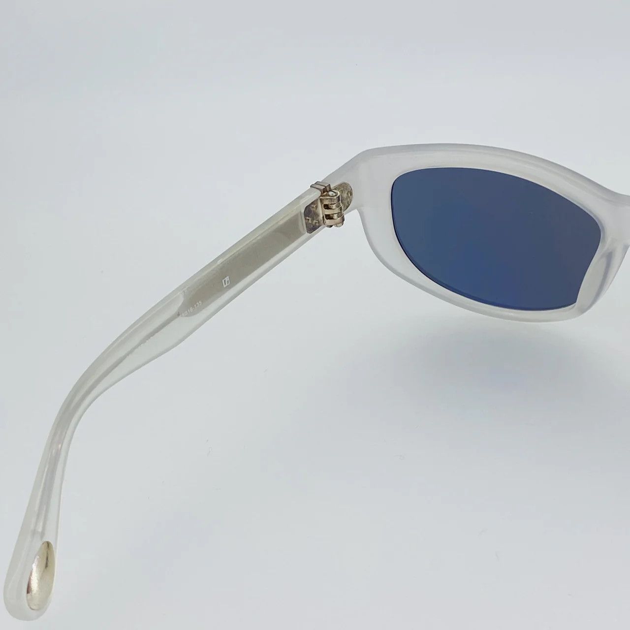 Ann Demeulemeester Ann Demeulemeester Sunglasses Cat Eye White and Grey Size ONE SIZE - 5 Thumbnail