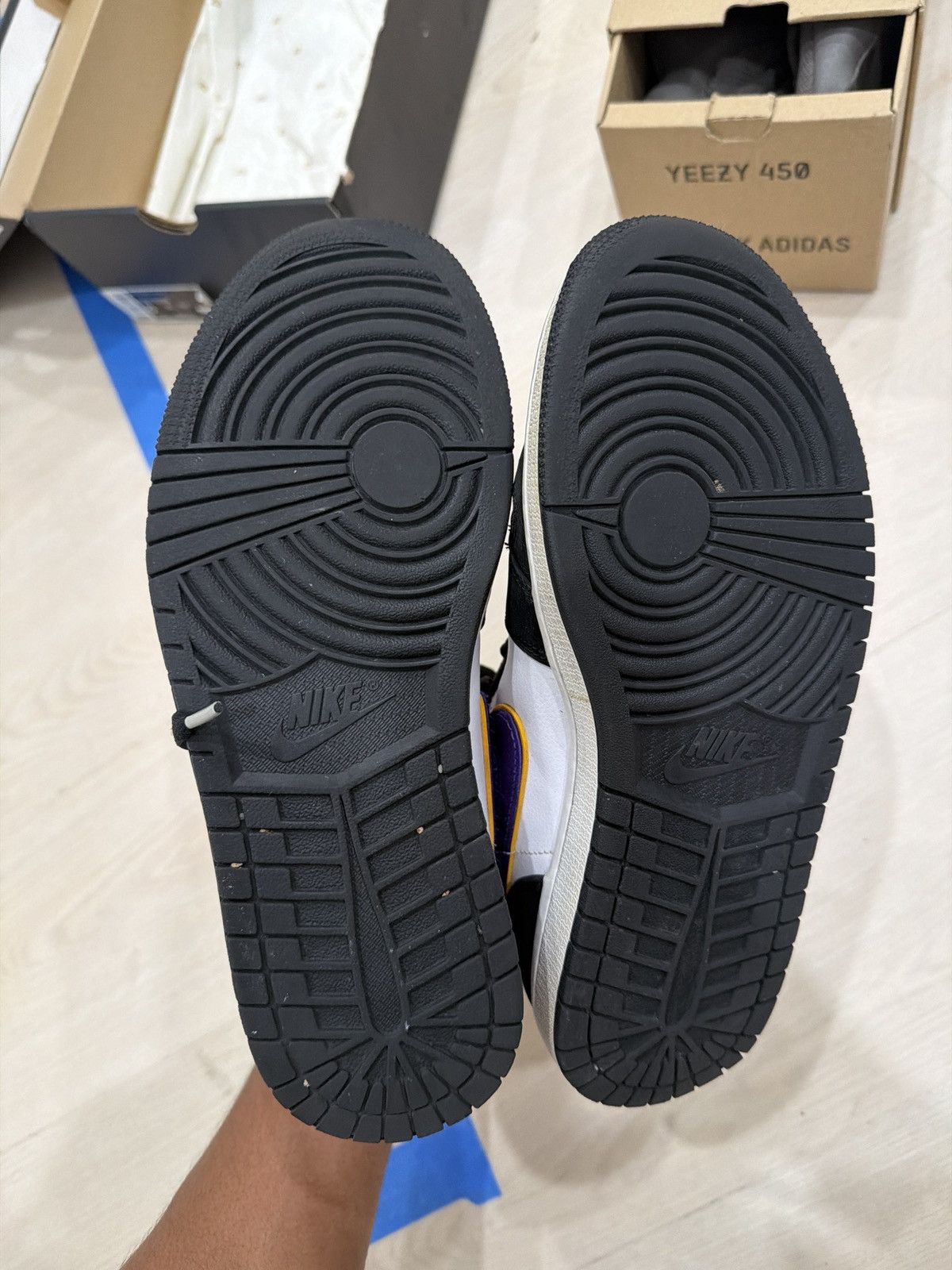 Jordan Brand Air Jordan 1 Mid SE Size US 8 / EU 41 - 3 Thumbnail
