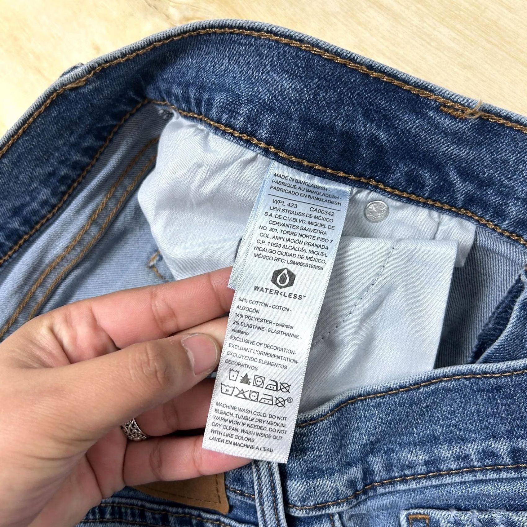 Denizen DENIZEN from Levi's Boyfriend Jeans Womens 8 29W Medium Wash Distressed Denim Size 30" / US 8 / IT 44 - 4 Thumbnail