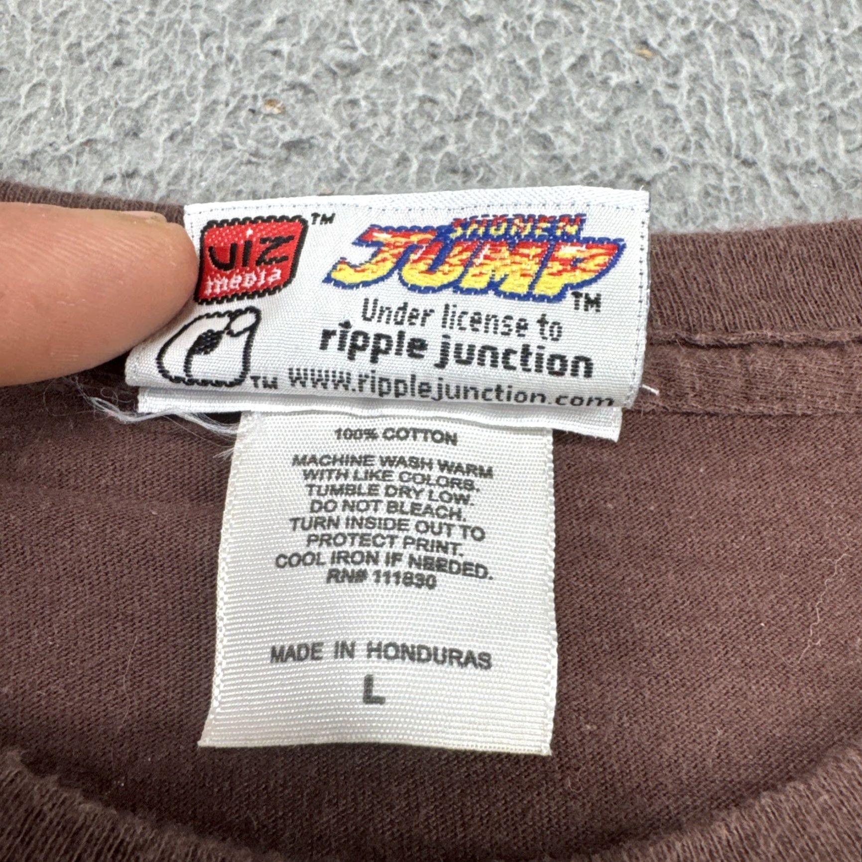Vintage VINTAGE Bleach Anime Brown Graphic Tee KON Shonen Jump Double Sided Size L Men Shirt Size US L / EU 52-54 / 3 - 4 Thumbnail