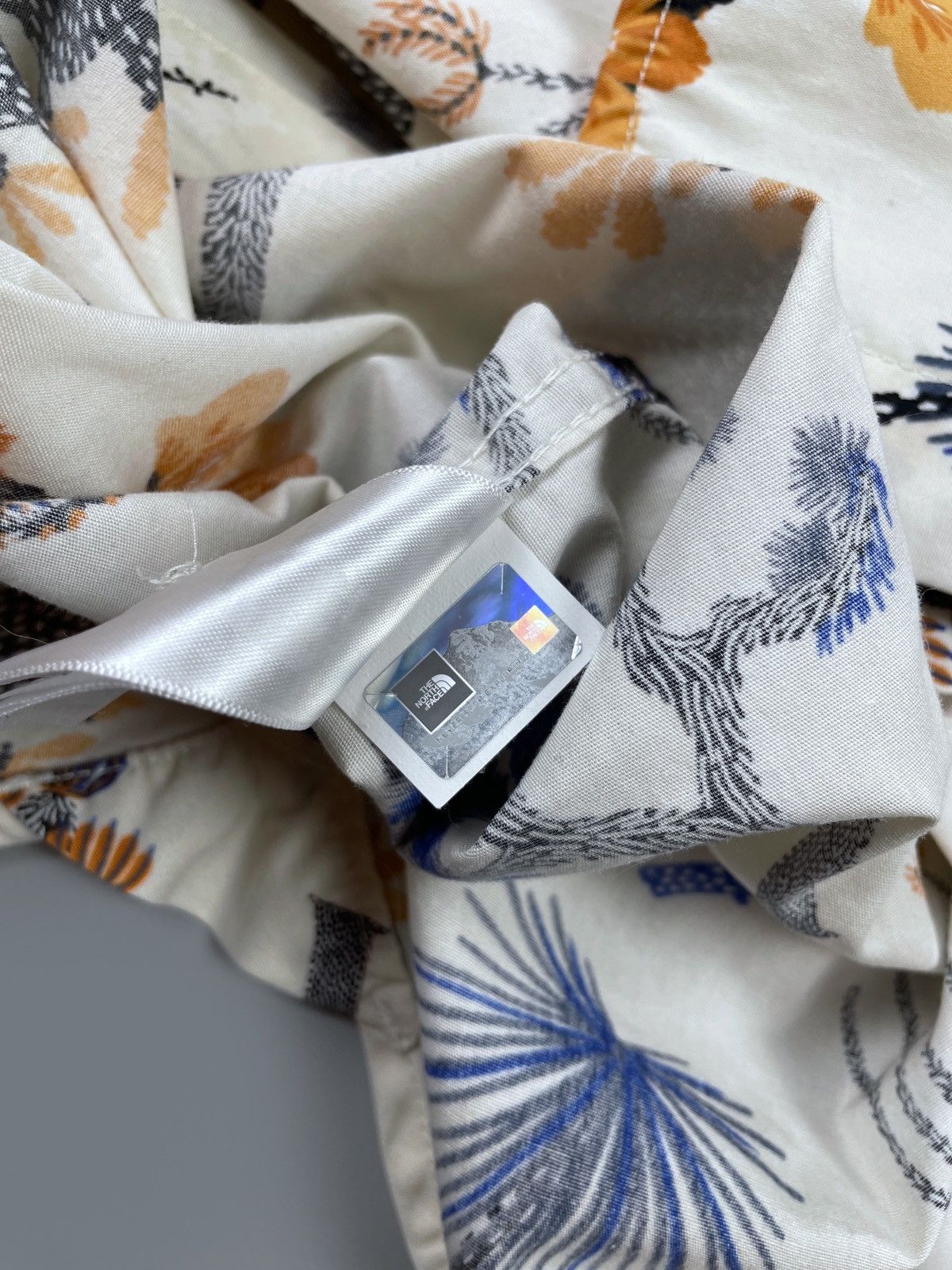 The North Face The North Face Floral Cactus Pattern SS Shirt Size S RARE Size US S / EU 44-46 / 1 - 9 Thumbnail