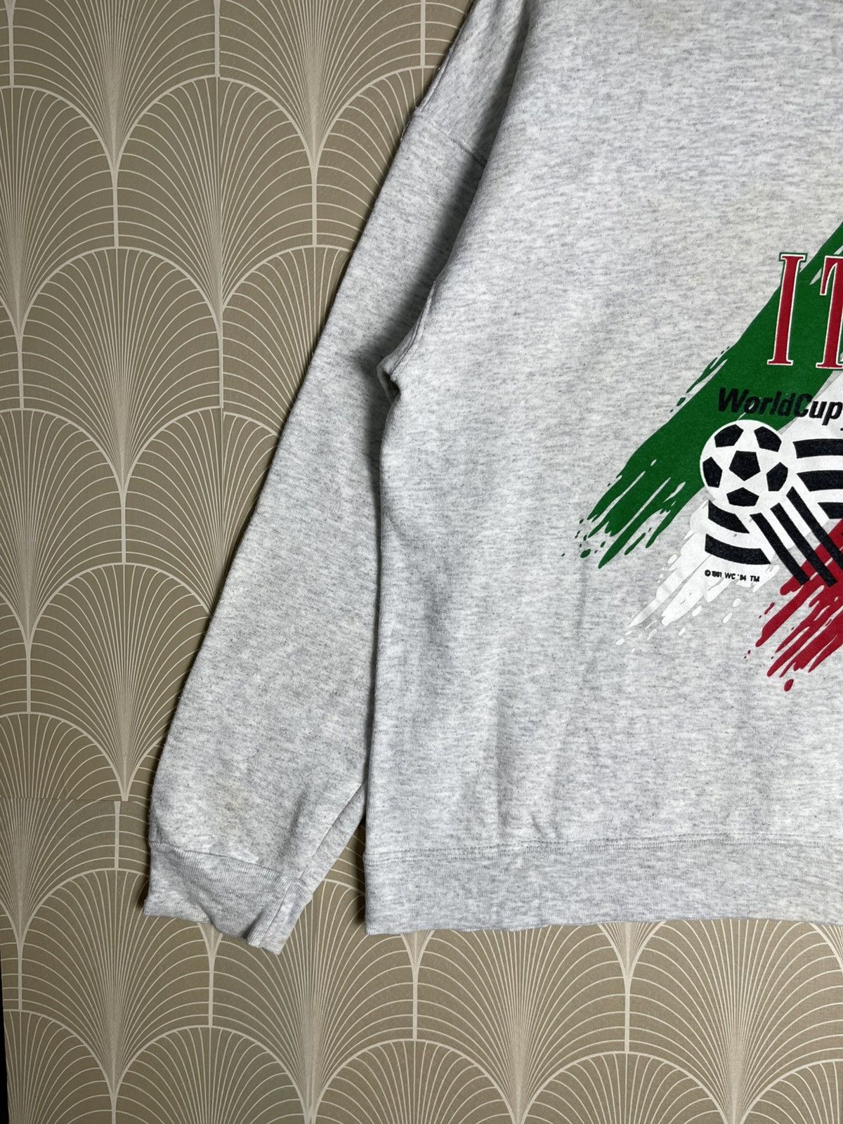 Nutmeg VINTAGE WORLDCUP USA 94’ ITALIA TEAM X NUTMEG CREWNECK RARE Size US L / EU 52-54 / 3 - 3 Thumbnail