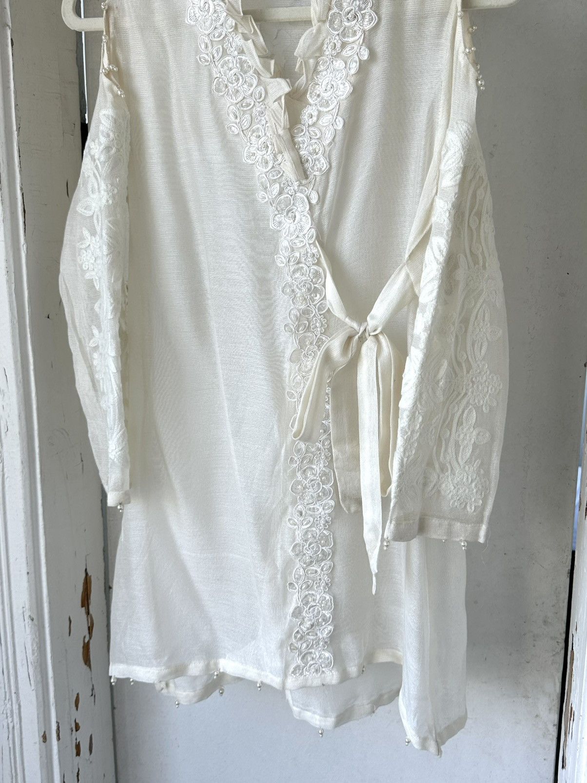 Vintage Vintage Mesh White Embroidered Flowers Blouse Size S / US 4 / IT 40 - 3 Thumbnail