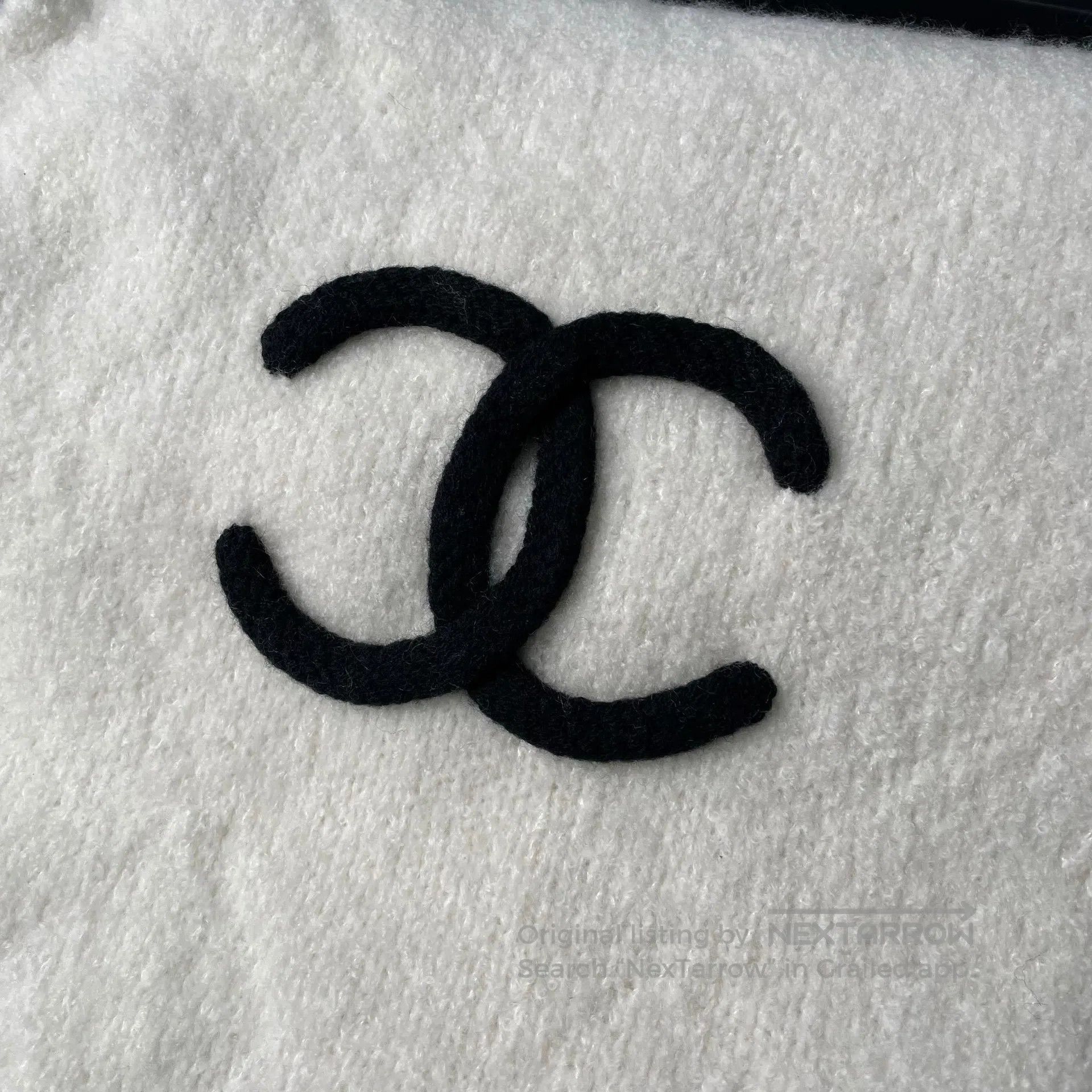 Chanel Chanel Double-sided Diamond Black and Pink Cashmere| Size ONE SIZE - 4 Thumbnail
