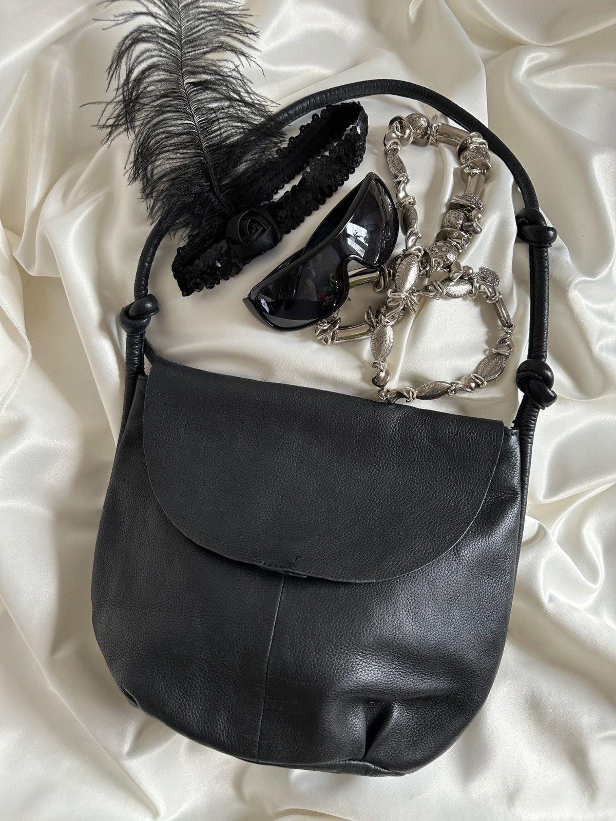 Vintage Vintage black leather shoulder bag Size ONE SIZE - 1 Thumbnail