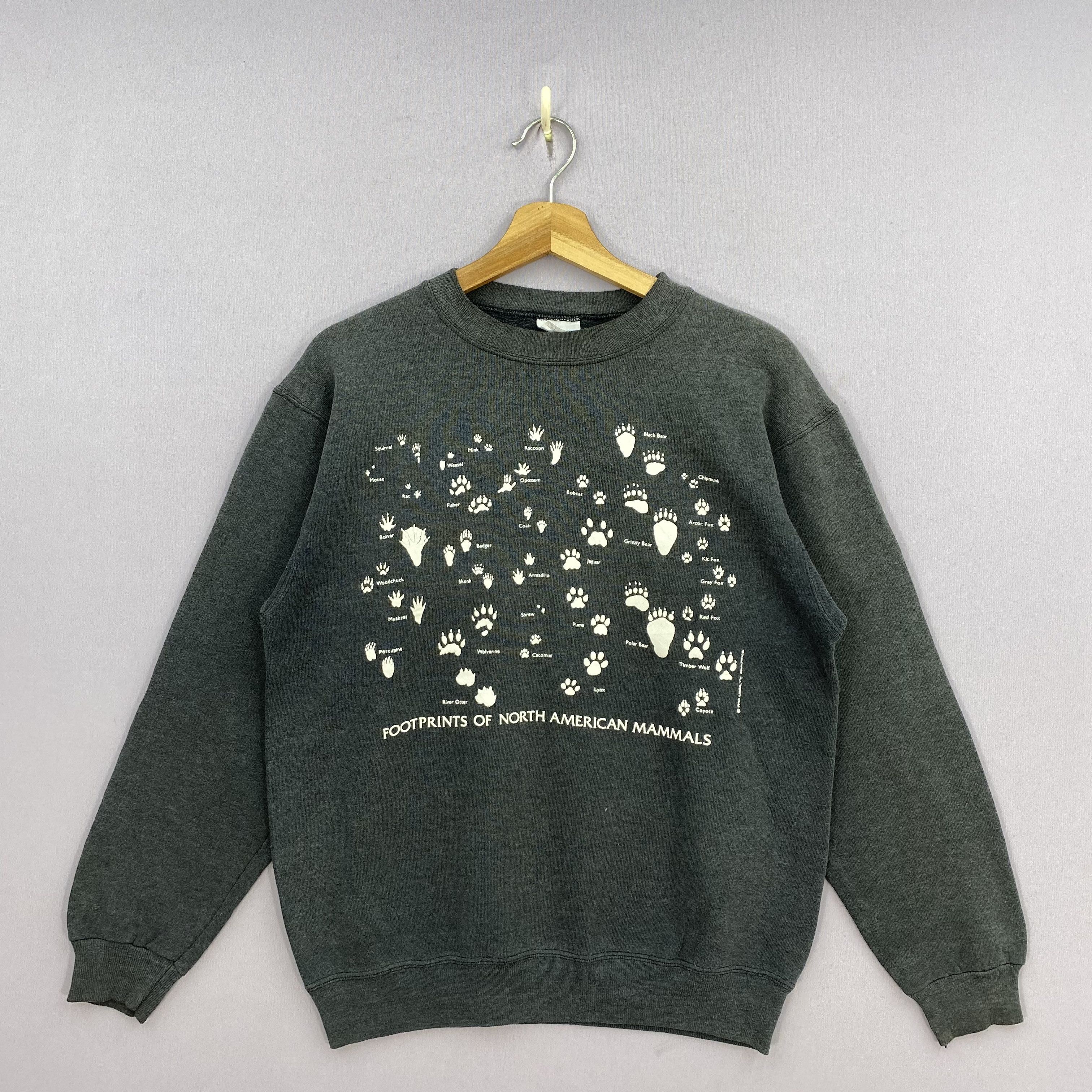 Vintage Vintage Hanes Sweater Footprints of North American Mammals Size US S / EU 44-46 / 1 - 2 Thumbnail