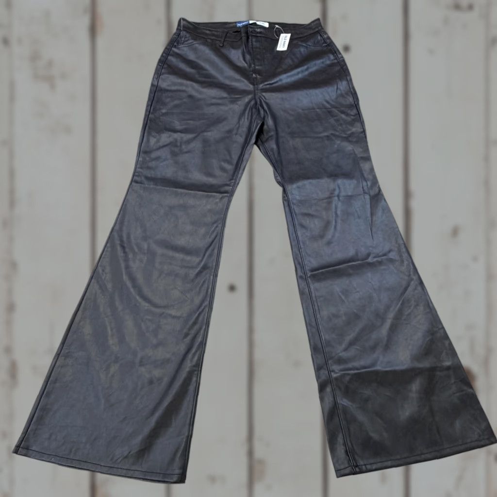 Old Navy Old Navy Black Faux Leather Wide Leg Pants Women 14 High-Rise Flared 31in Inseam Pockets Zip Dress Pants Size 36" / US 14 / IT 50 - 1 Thumbnail