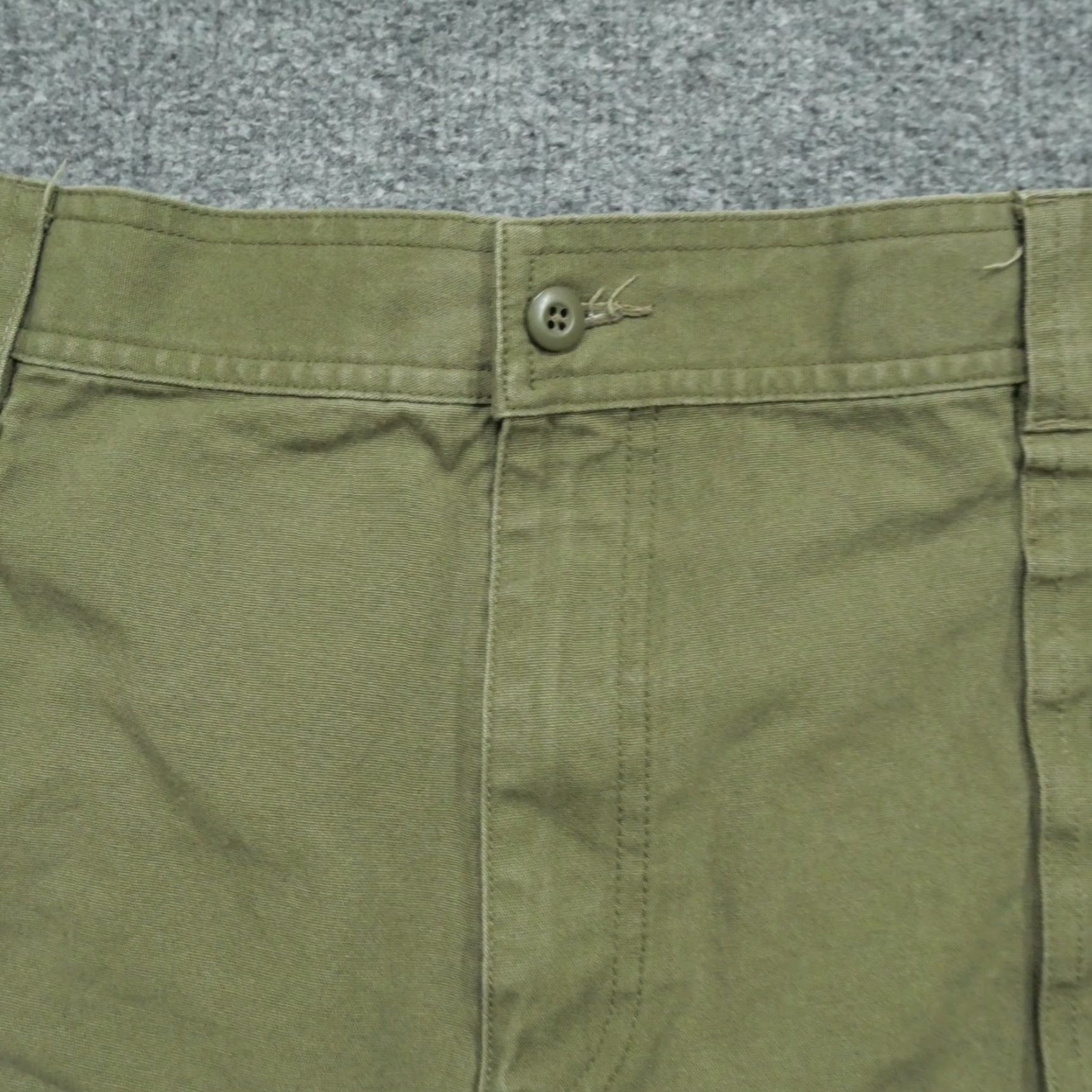 Vintage Cabela's Shorts Mens Medium Green Canvas Outdoors Military - Casual, 42 Inseam 6 in, Cotton, Flat Front, Pockets, Chino, Classic Fit, Summer, Men Size US 42 / EU 58 - 3 Thumbnail