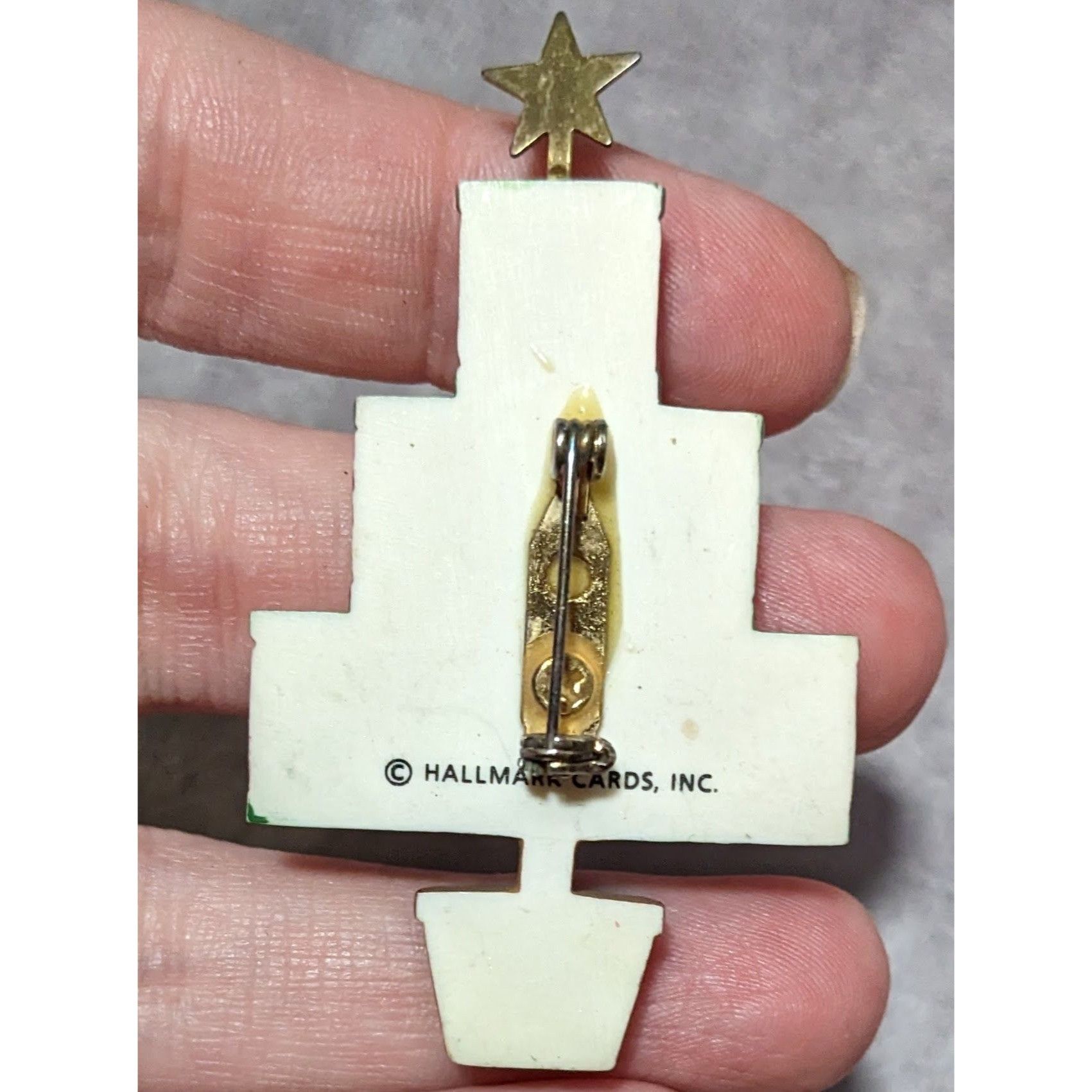 Other Vintage Rustic Hallmark Sewing Themed Christmas Tree Brooch Size ONE SIZE - 5 Thumbnail