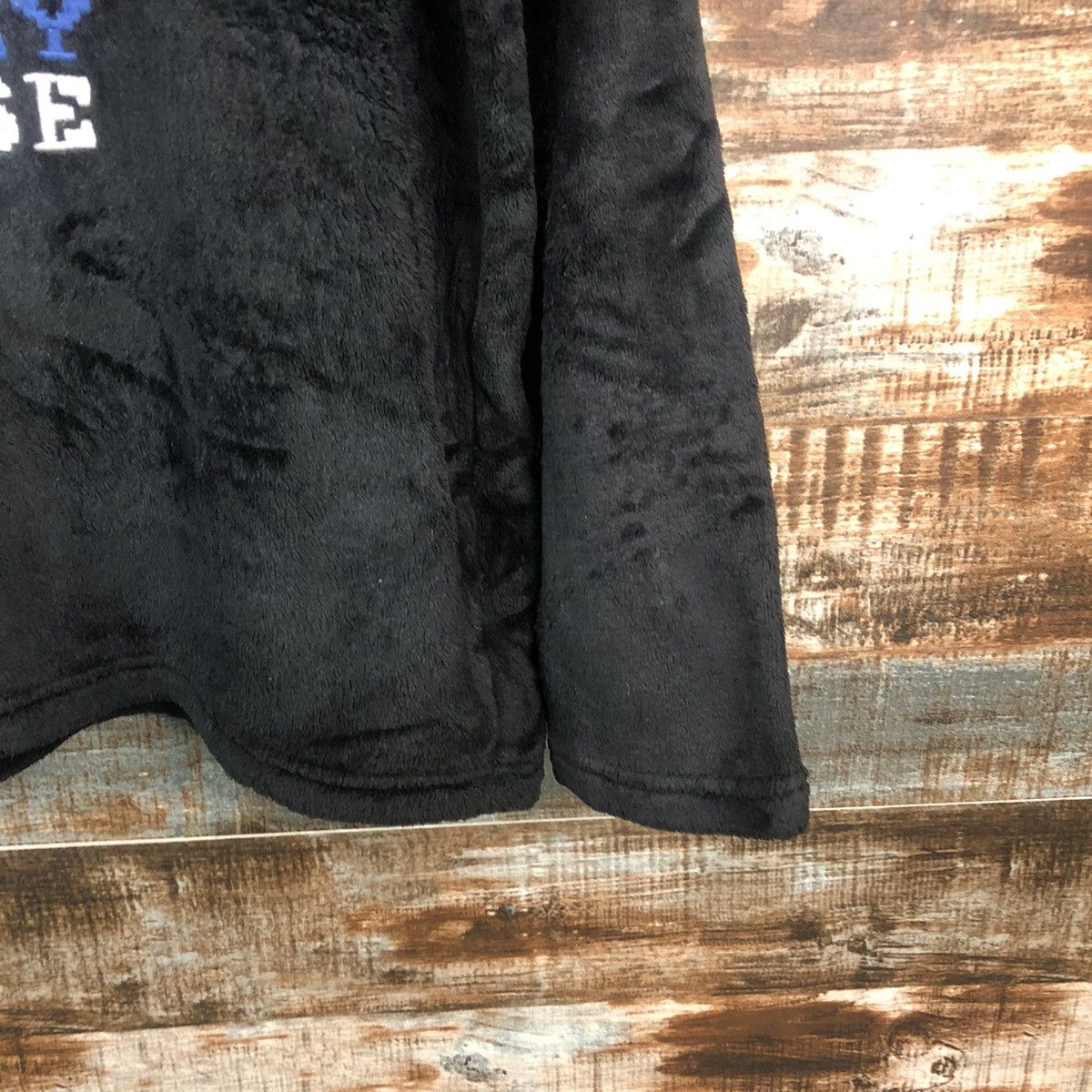 GU × Mickey Mouse GU Mickey Mouse fleece Black Knitwear #A2012 Size US M / EU 48-50 / 2 - 8 Thumbnail