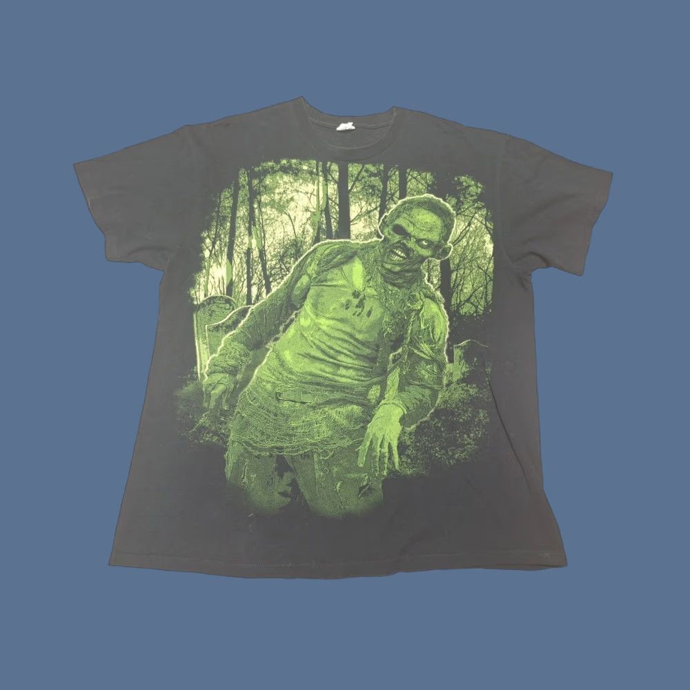 Vintage VINTAGE Y2K Halloween Zombie T-Shirt Horror Scary Movie AOP Black Green XL/2XL Size US XL / EU 56 / 4 - 1 Thumbnail