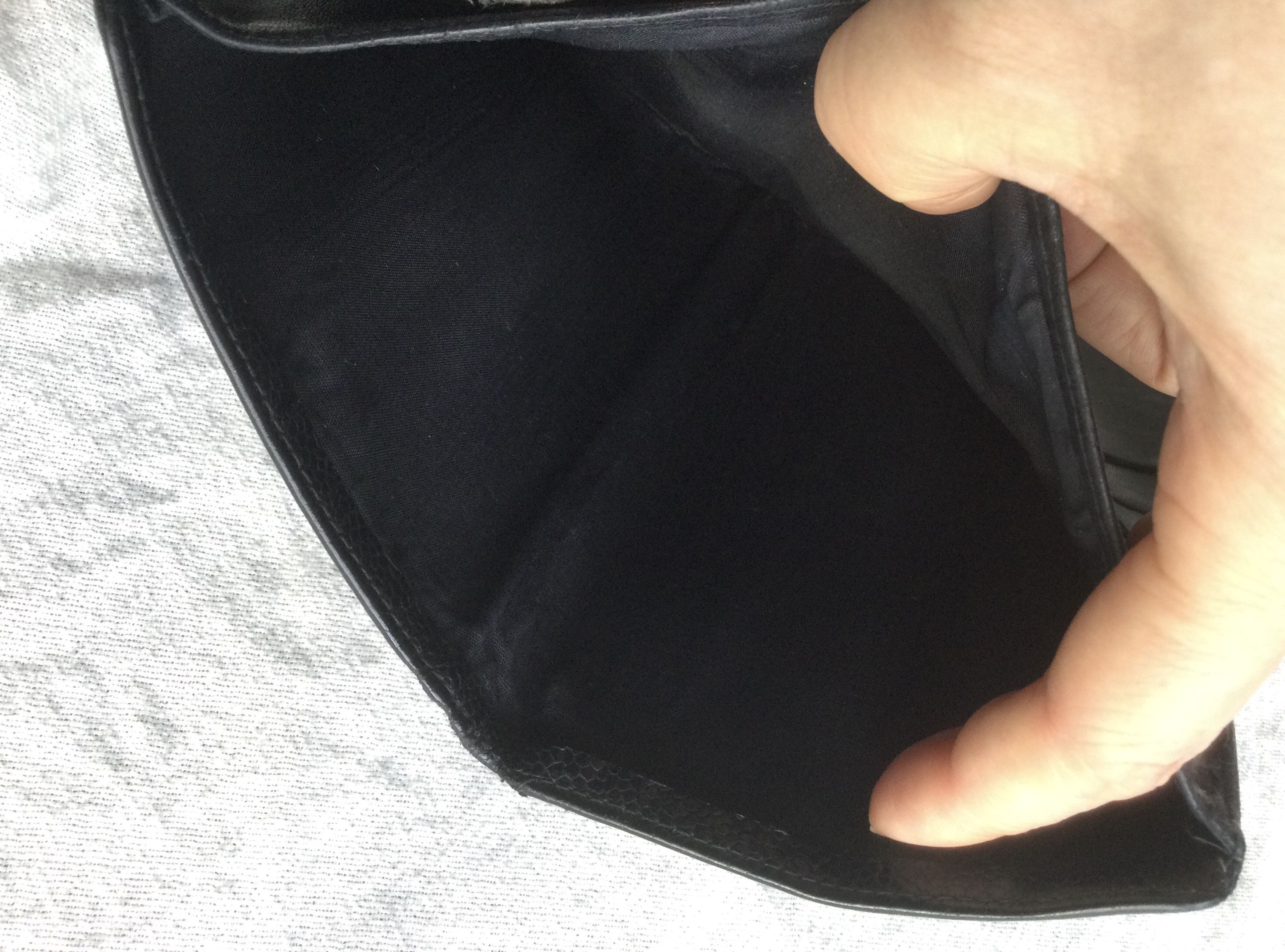Chanel Vintage Chanel Black Caviar Leather CC Long Wallet. Size ONE SIZE - 9 Thumbnail