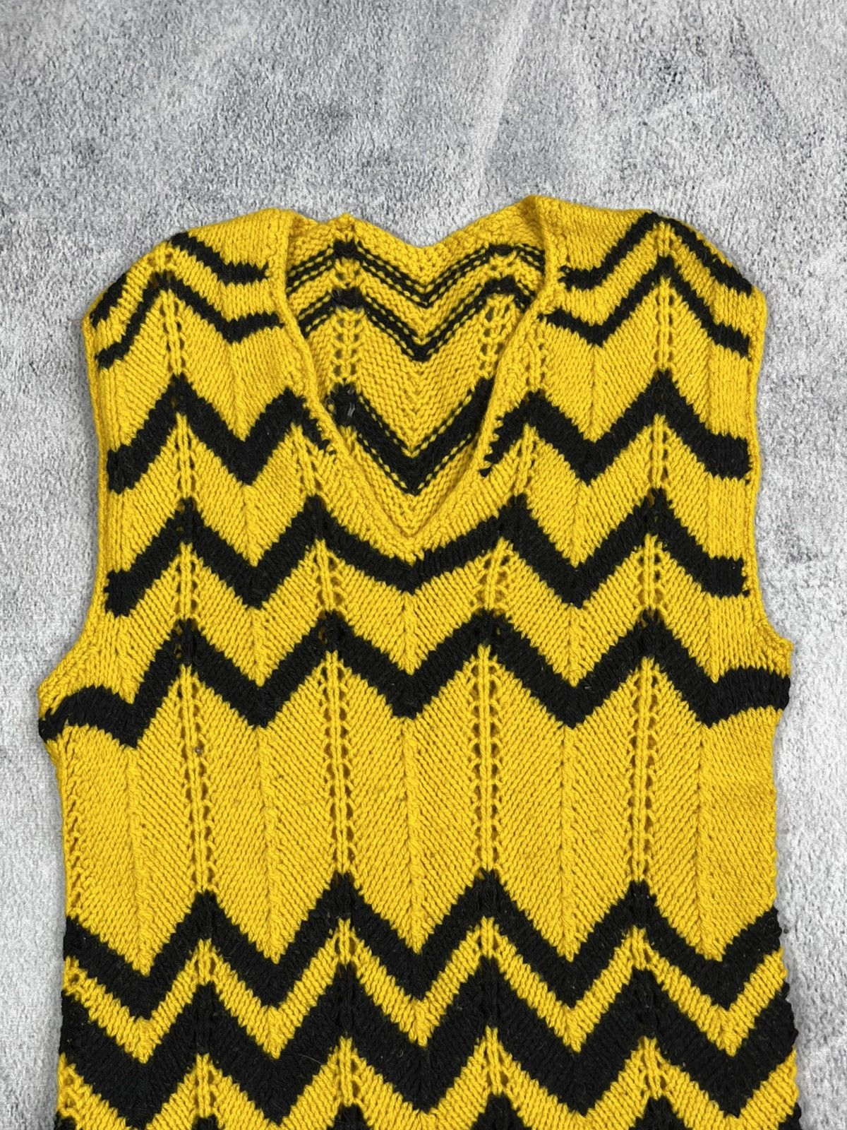 Japanese Brand × Vintage Vintage Y2K Japanese striped long knit vest oldmoney size S Size S / US 4 / IT 40 - 2 Thumbnail