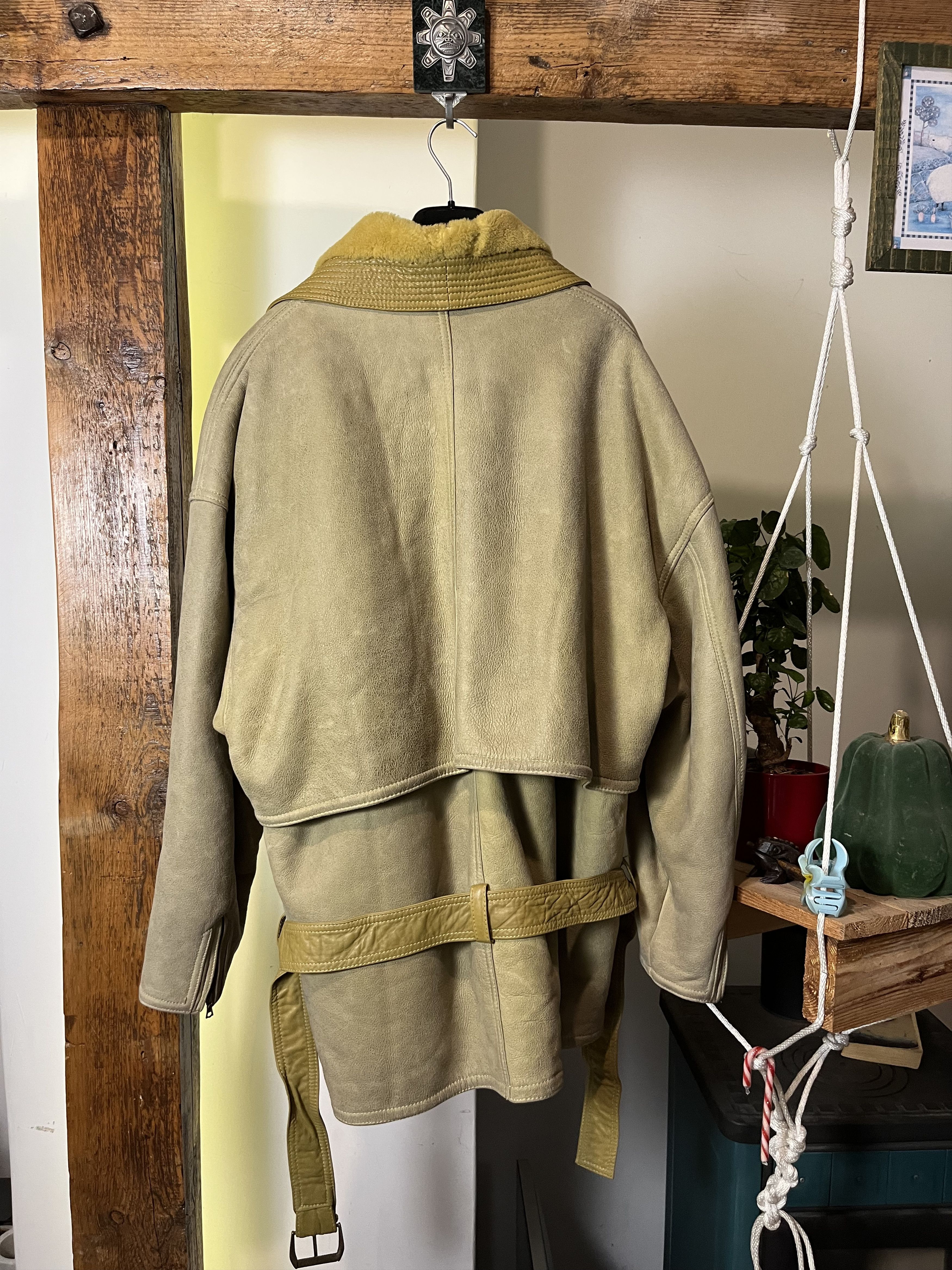 Versace × Vintage Runway 80s Gianni Versace Shearling Jacket Vintage Size XL / US 12-14 / IT 48-50 - 2 Thumbnail