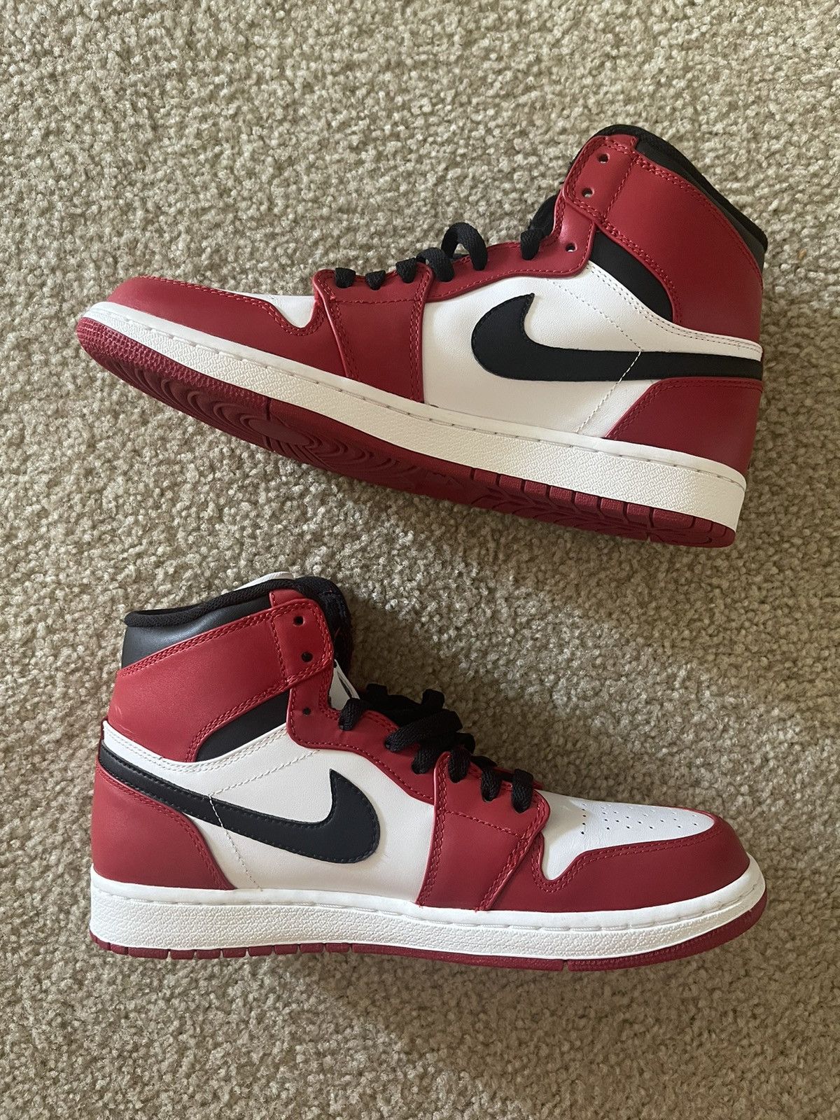 Jordan Brand × Nike Jordan 1 Retro Chicago 2013 Size US 9 / EU 42 - 2 Thumbnail