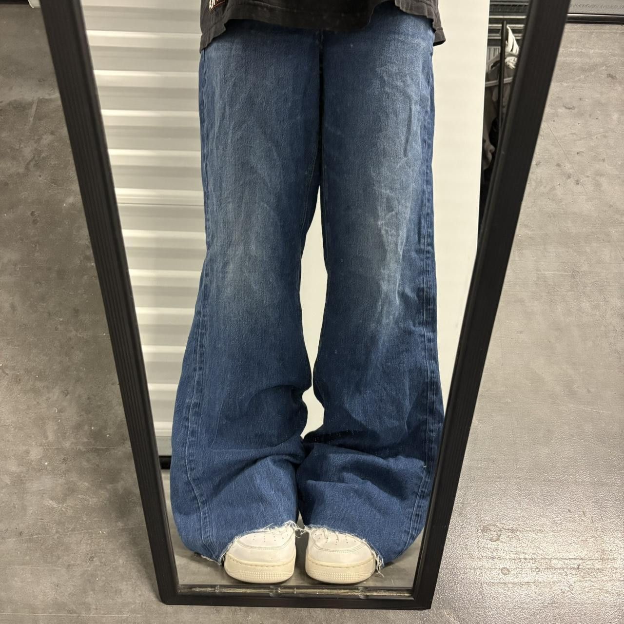 Vintage Crazy Vintage Y2K/2000s Super Baggy WideLeg Dark Blue Wash Denim Jeans! Size US 32 / EU 48 - 1 Thumbnail