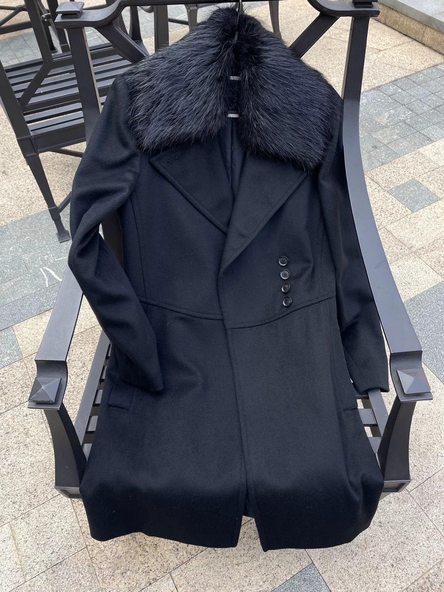 Gucci Gucci Coat for Sale, Gently Used Size XS / US 0-2 / IT 36-38 - 1 Thumbnail