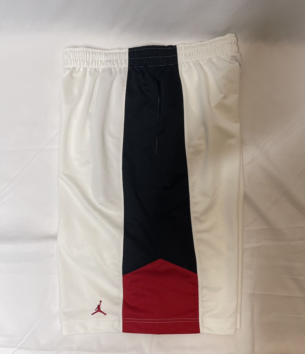 Jordan Brand Huf Nike sb vans shorts yeezy supreme jordan kith off white Size US 40 / EU 56 - 4 Thumbnail