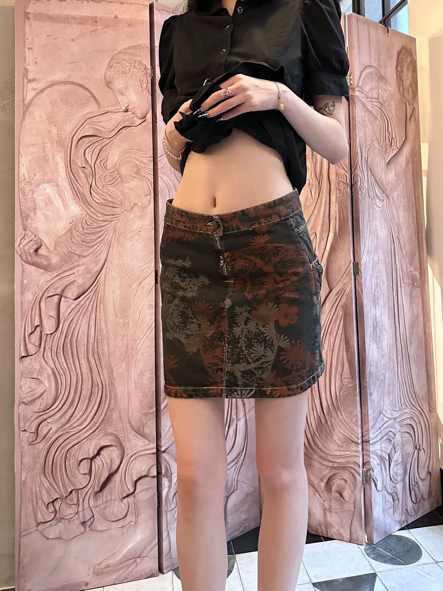 Kenzo Kenzo Vintage Floral Print Denim Skirt Size 38 Size 26" / US 2 / IT 38 - 1 Thumbnail