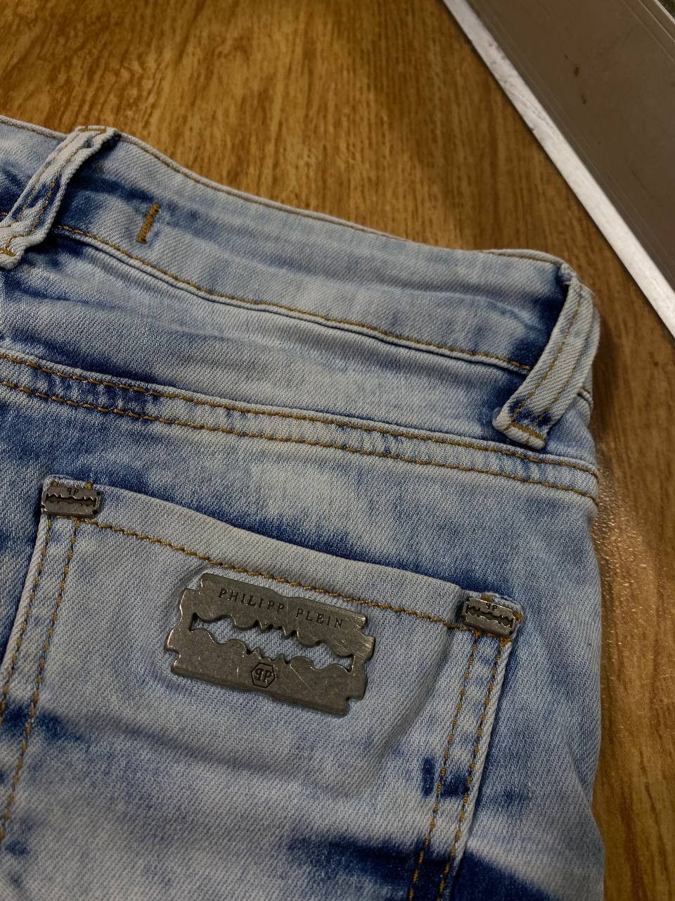 Philipp Plein Philipp Plein Skull Logo Denim Shorts Size US 26 / EU 42 - 8 Thumbnail