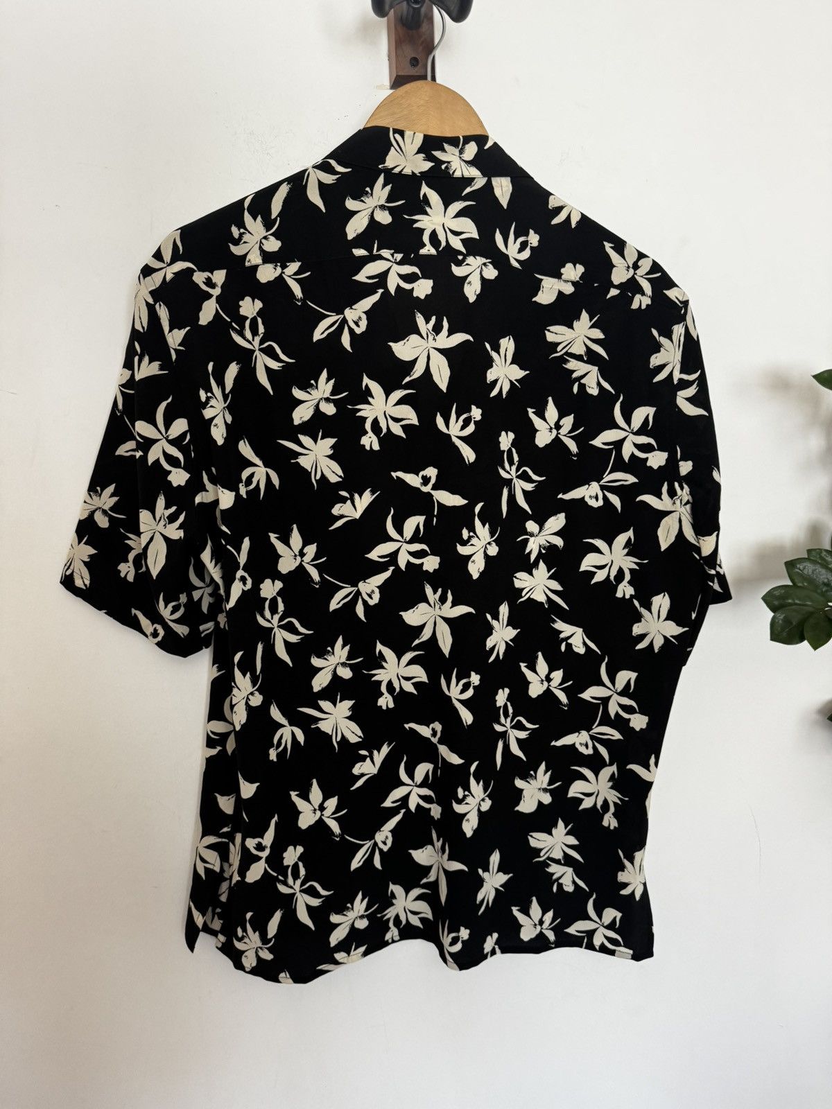 Saint Laurent Paris Floral Silk shirt Size US M / EU 48-50 / 2 - 5 Thumbnail