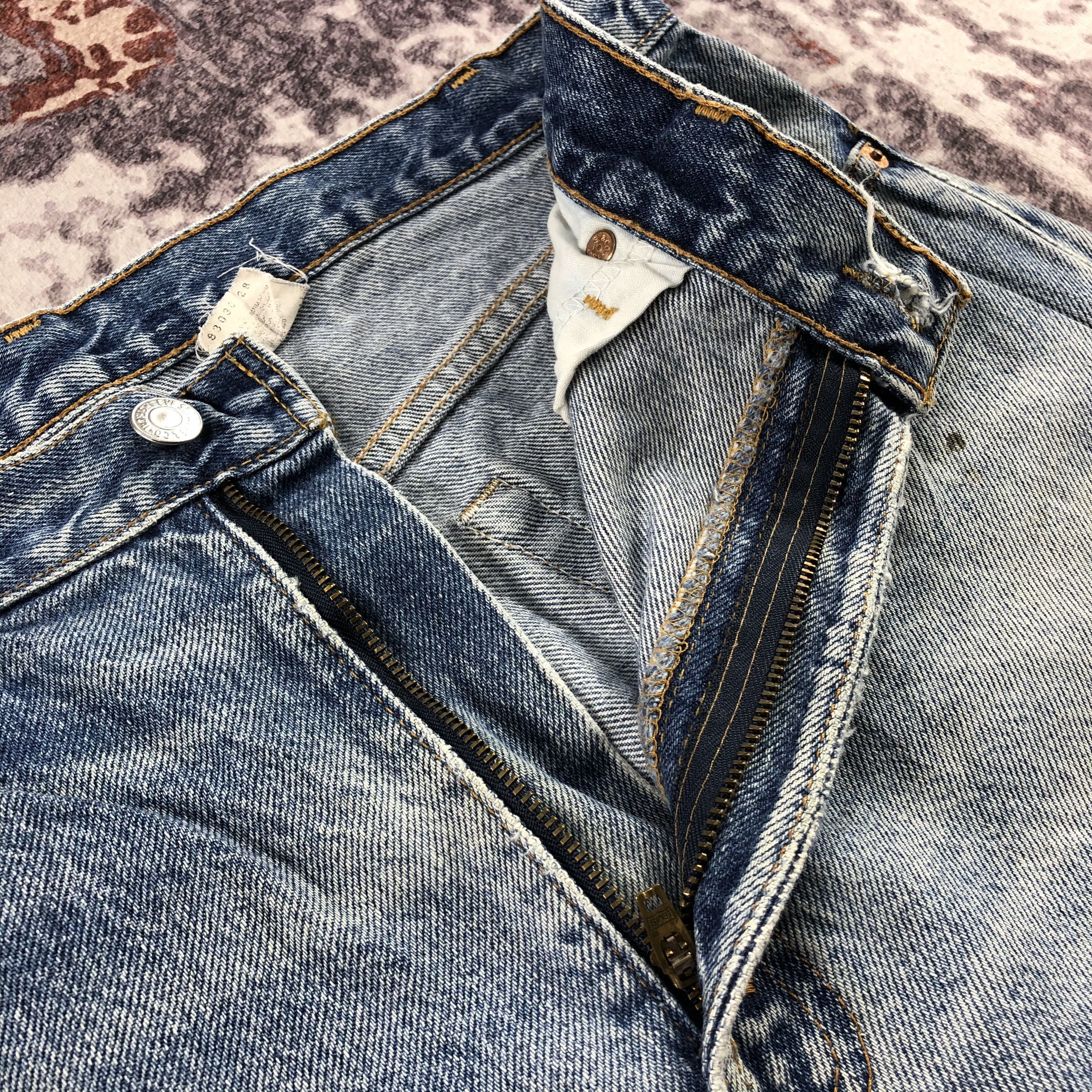 Levi's × Vintage Vintage 90s Blue Wash Levis 505 Jeans-JM3084 Size US 33 - 12 Thumbnail