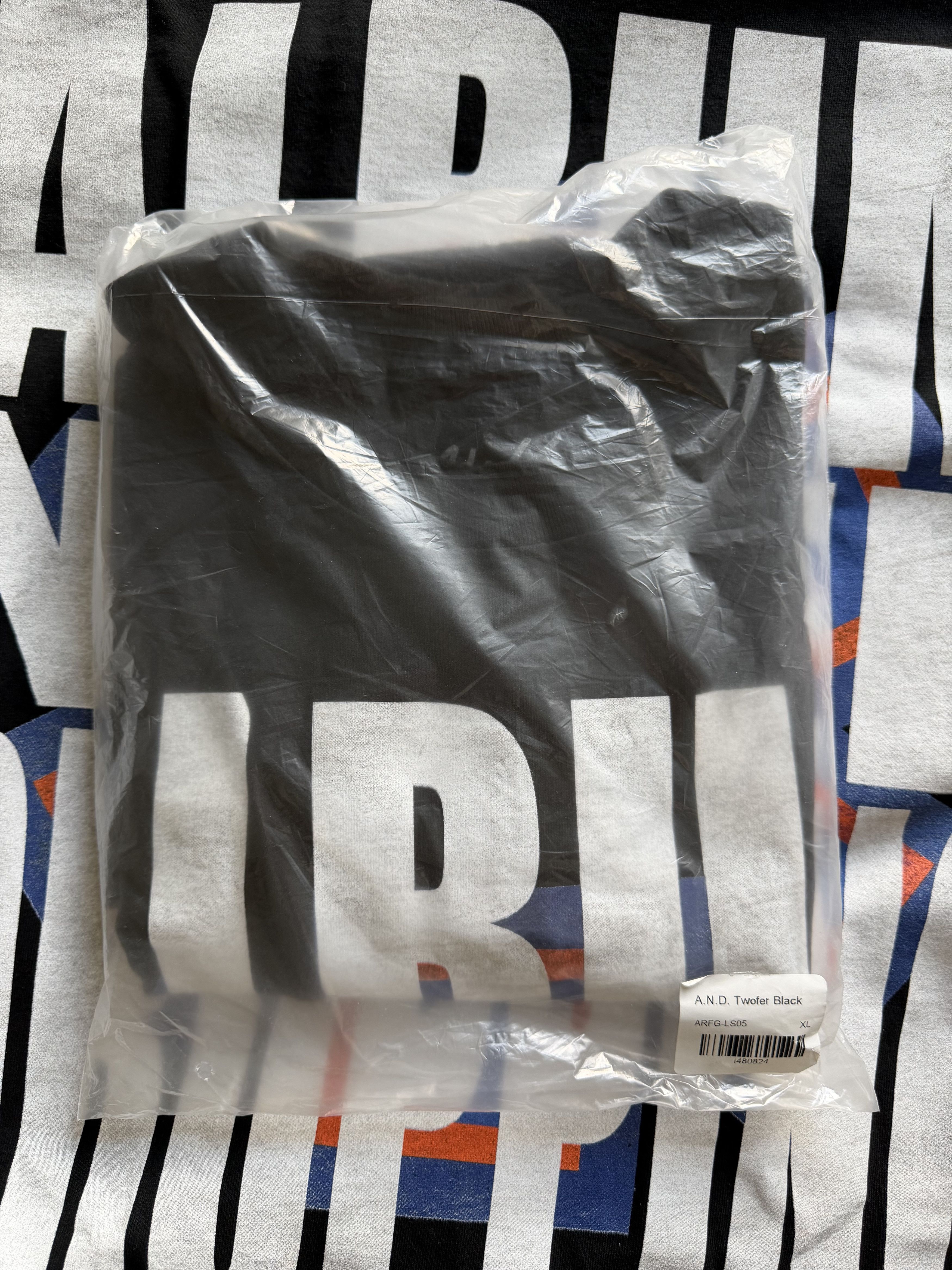 AWGE AWGE Album Never Dropping Twofer Long Sleeve in Black Size US XL / EU 56 / 4 - 7 Thumbnail