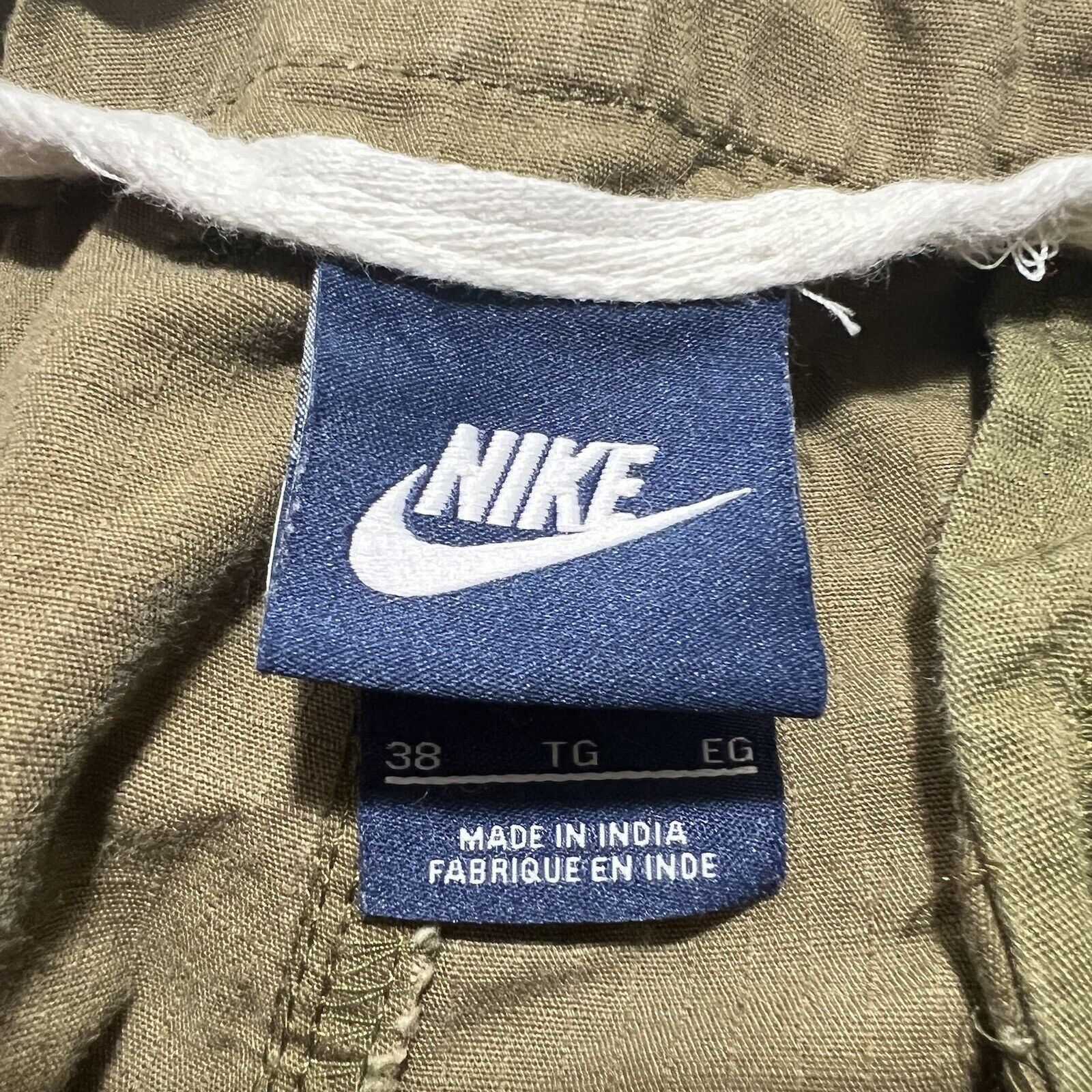 Nike Nike Men's 38 Cargo Pocket 10" Inseam Shorts Olive Green Size US 38 / EU 54 - 6 Thumbnail