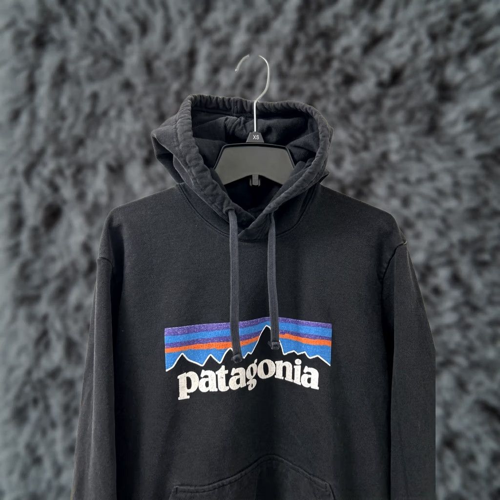 Patagonia Patagonia Hoodie P-6 Logo Uprisal Mens XS Black Pullover Sweatshirt Size US XS / EU 42 / 0 - 1 Thumbnail