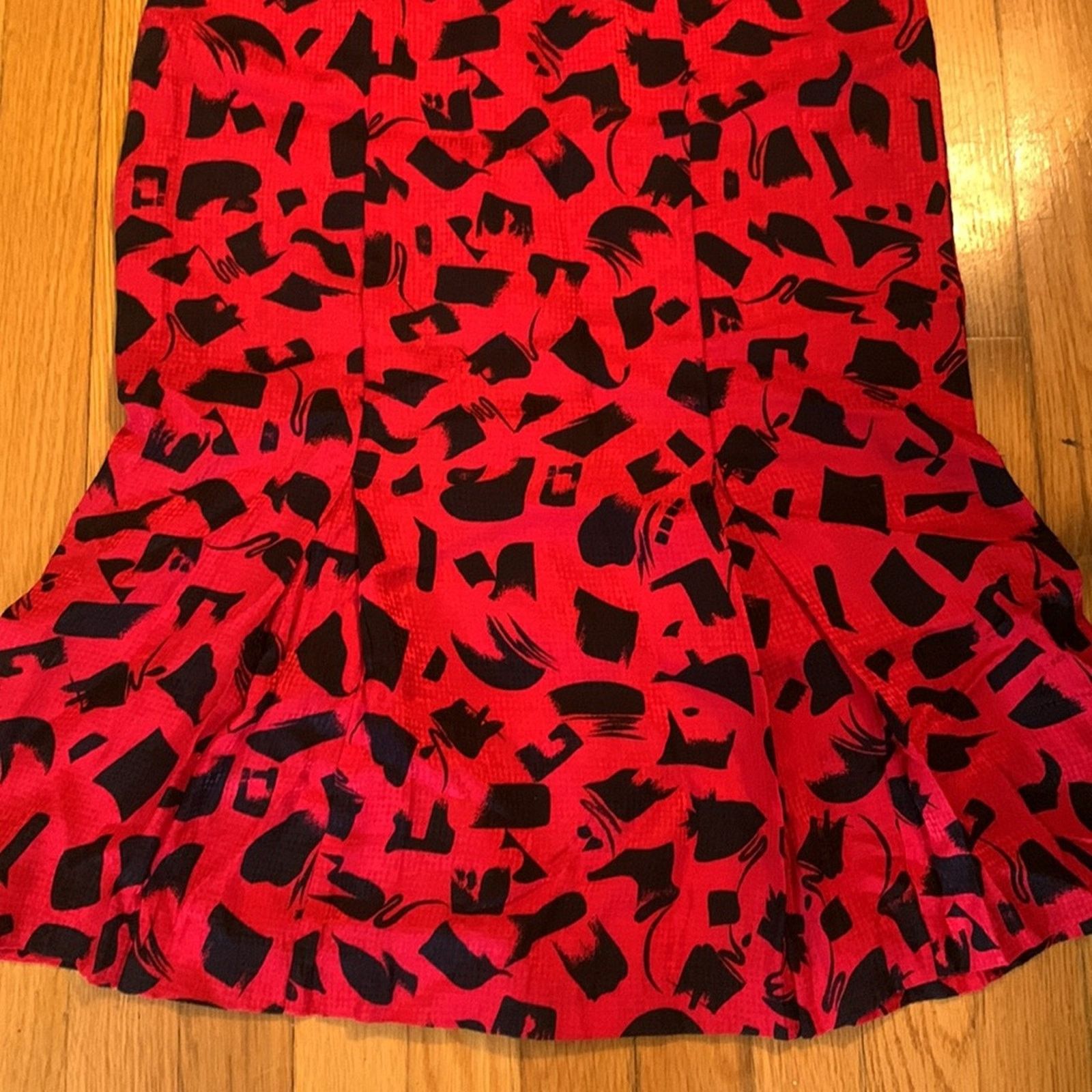 Vintage 80’s Disegni abstract print red and black silk skirt Size 26" / US 2 / IT 38 - 2 Thumbnail