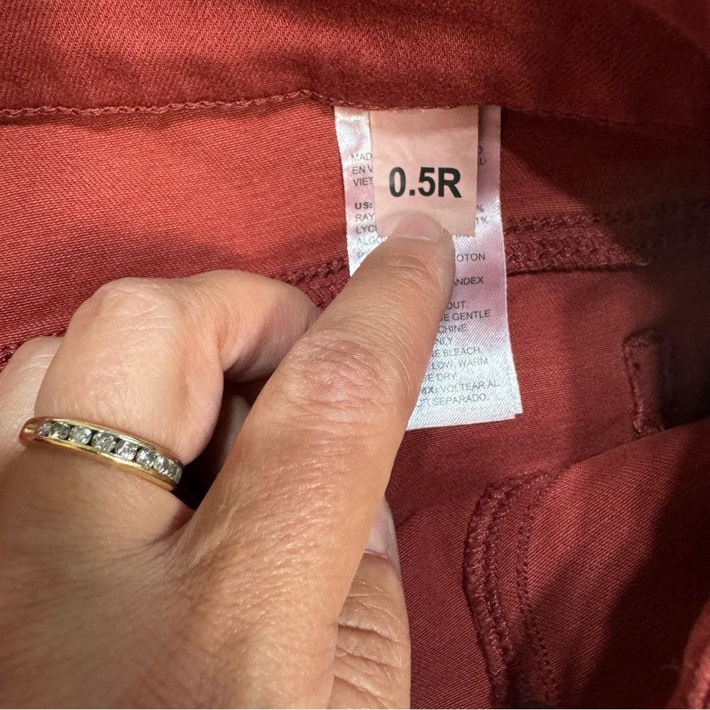 Chicos NWT New Chico's Denim Pull-On Red Jeggings Size 0.5 US 6 Size 28" / US 6 / IT 42 - 9 Thumbnail