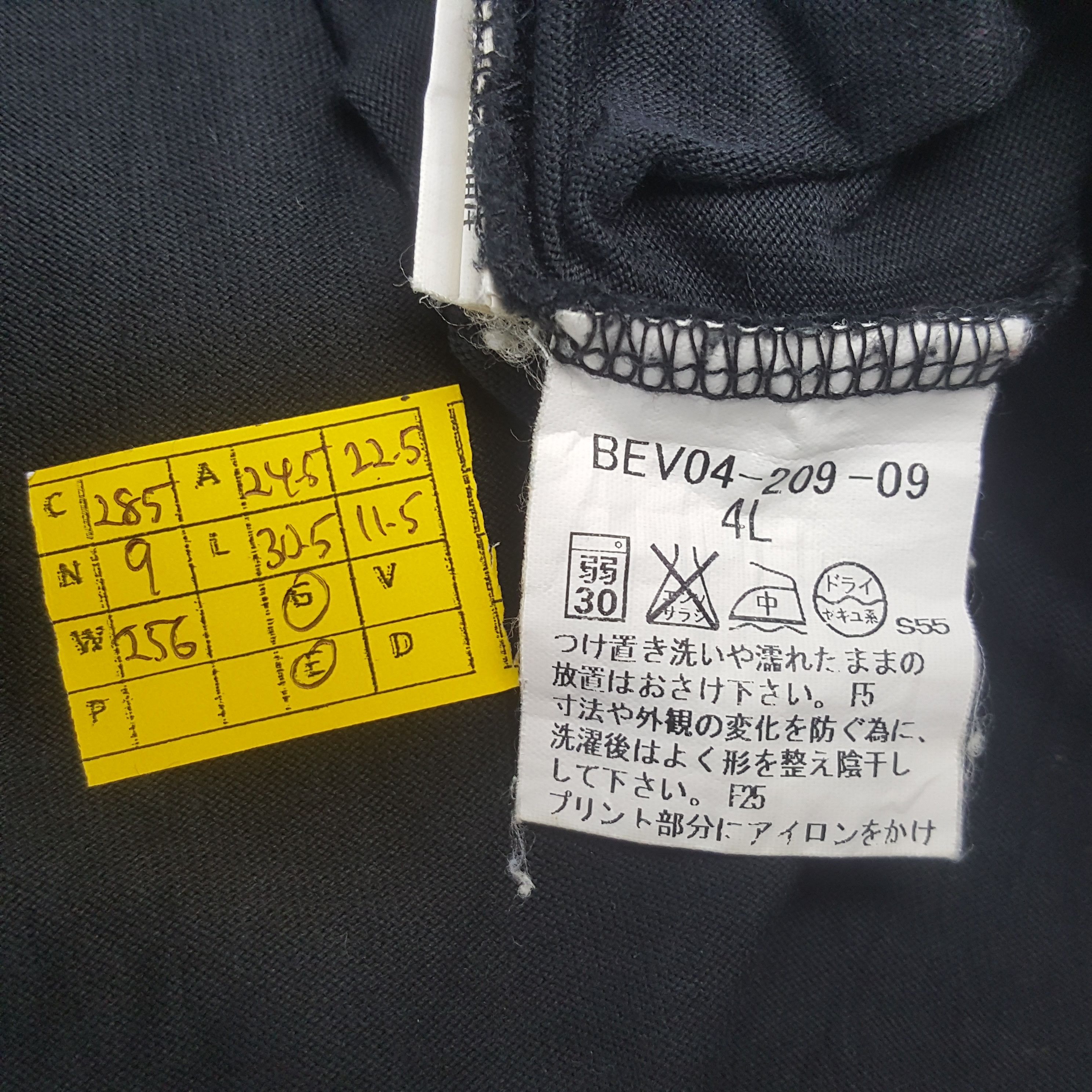 Burberry × Vintage Vintage BURBERRY LONDON Fashion Brand T-shirt C285N9 Size US XL / EU 56 / 4 - 6 Thumbnail