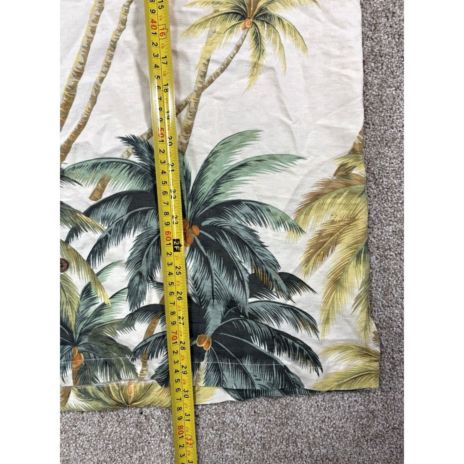 Tommy Bahama VINTAGE Tommy Bahama Shirt Mens Large 100% Silk Palm Tree Hawaiian Loop Collar Shirt Short Sleeve Beige Floral Size US L / EU 52-54 / 3 - 6 Thumbnail