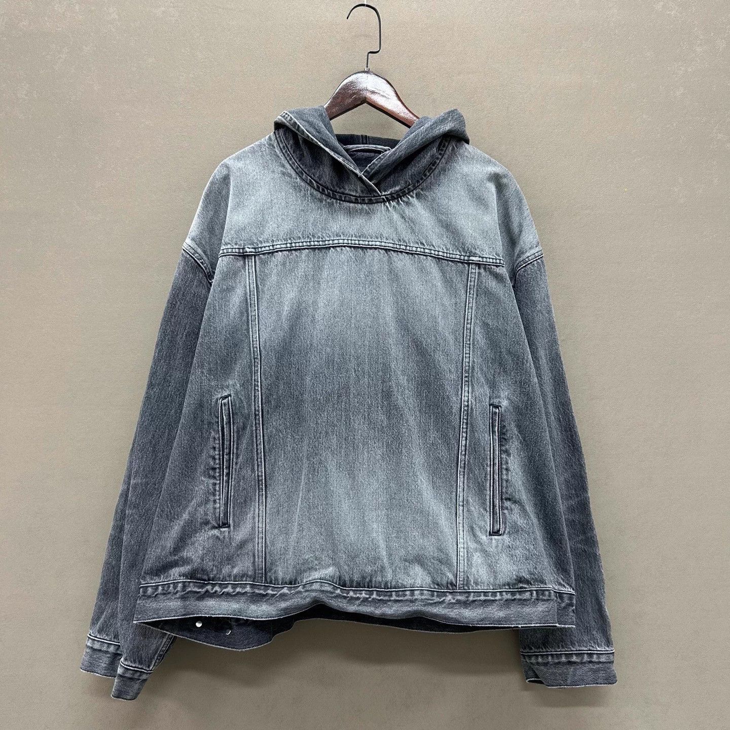 Balenciaga BALENCIAGA Carbon Gray Denim Hoodie 3 Mint Size L / US 10 / IT 46 - 1 Thumbnail